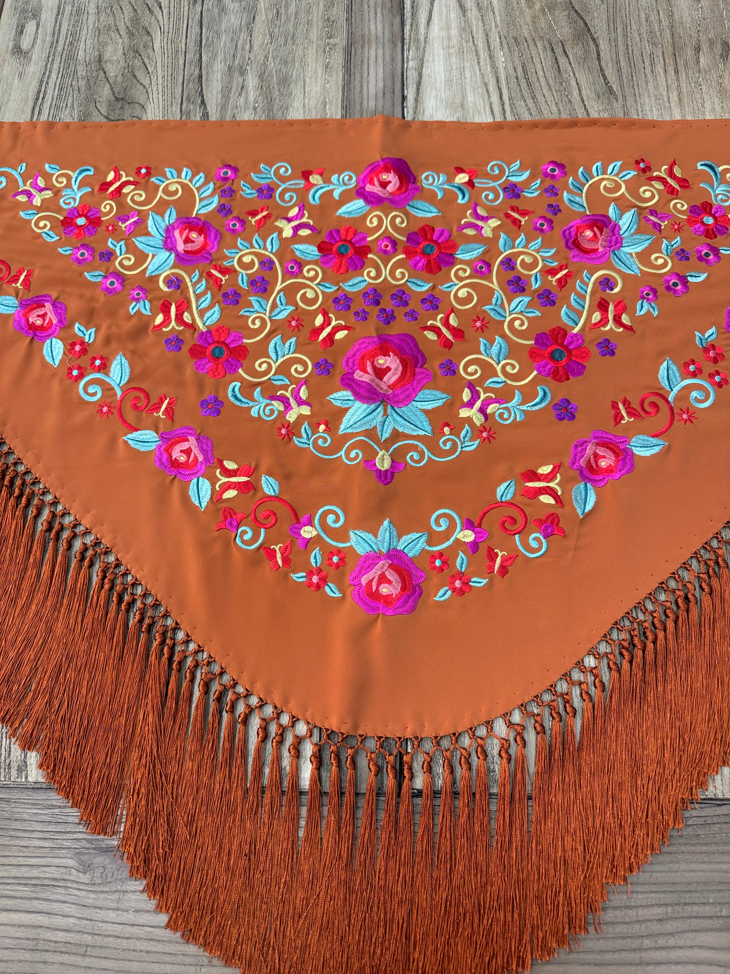 Mantoncillos Bordados en 18 Colores diferentes