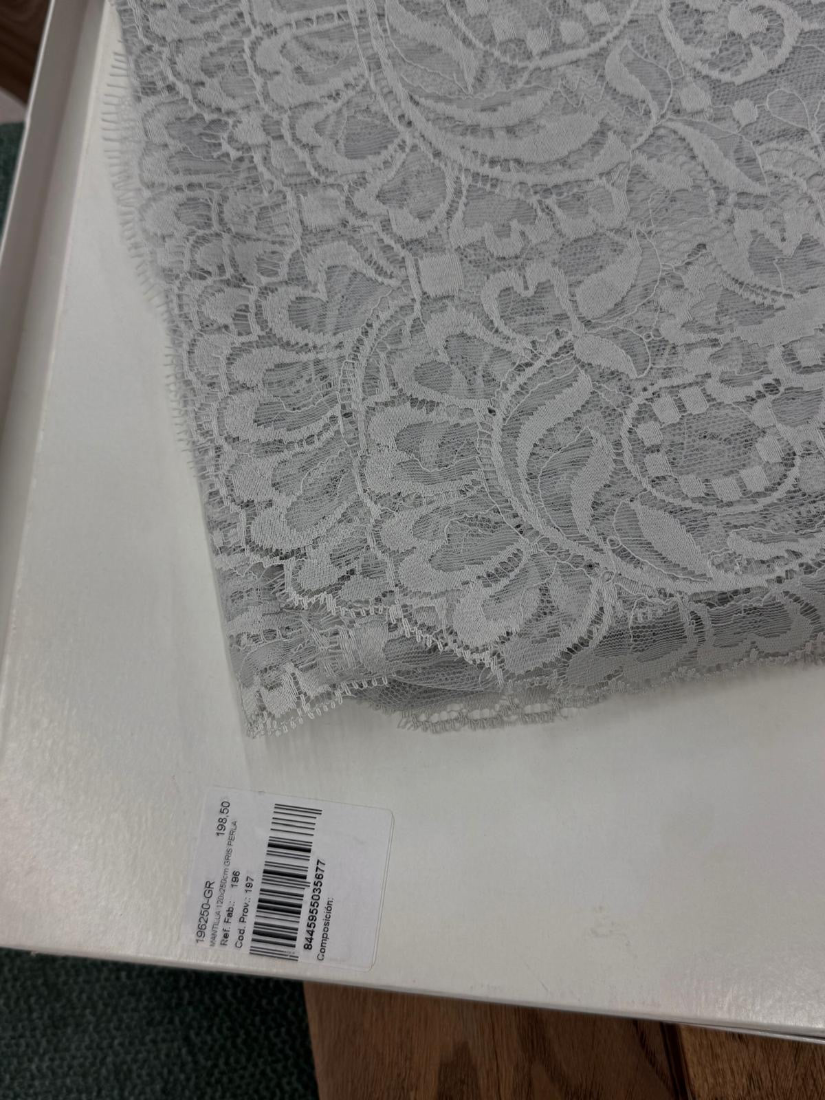 Mantilla Gris Perla