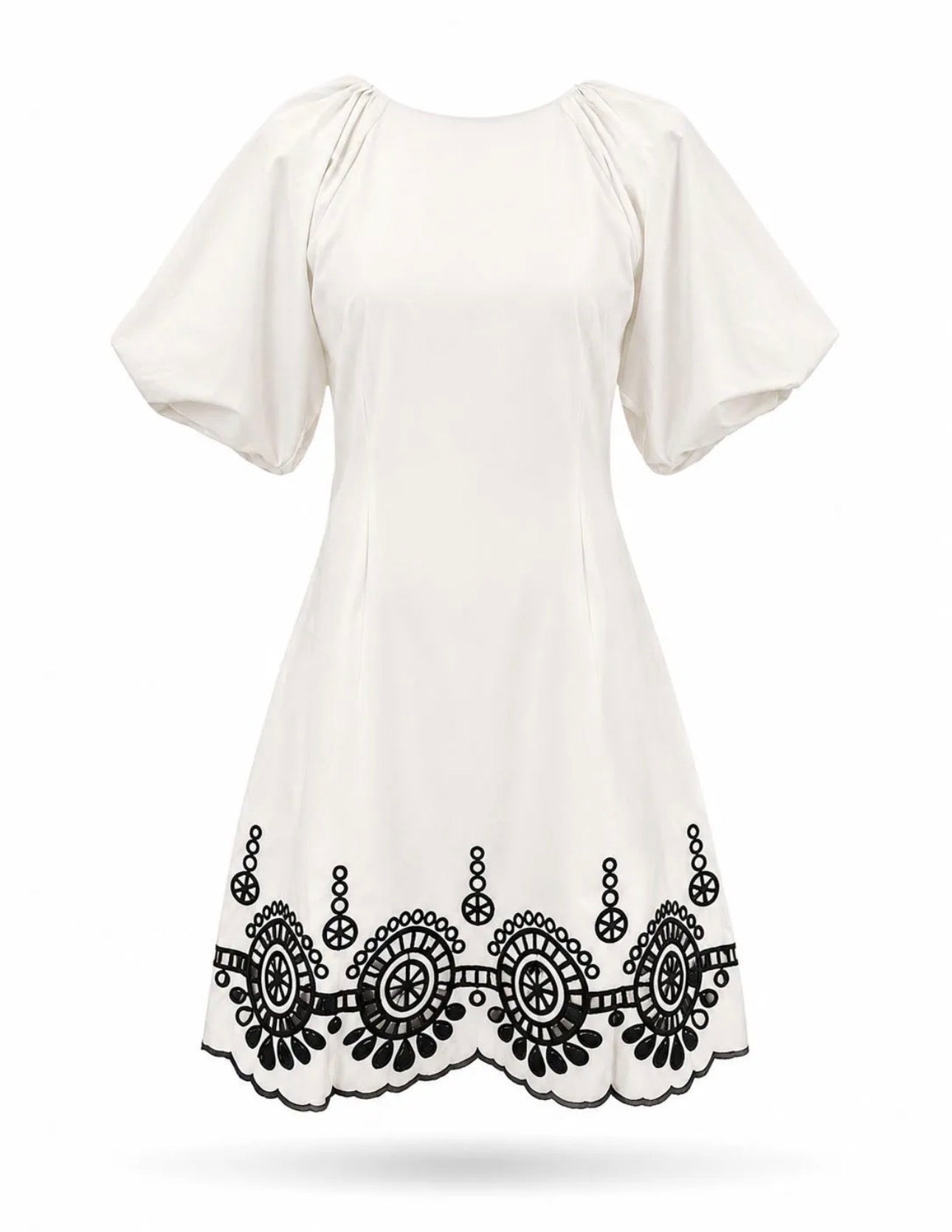 Vestido Blanco Bordado Negro