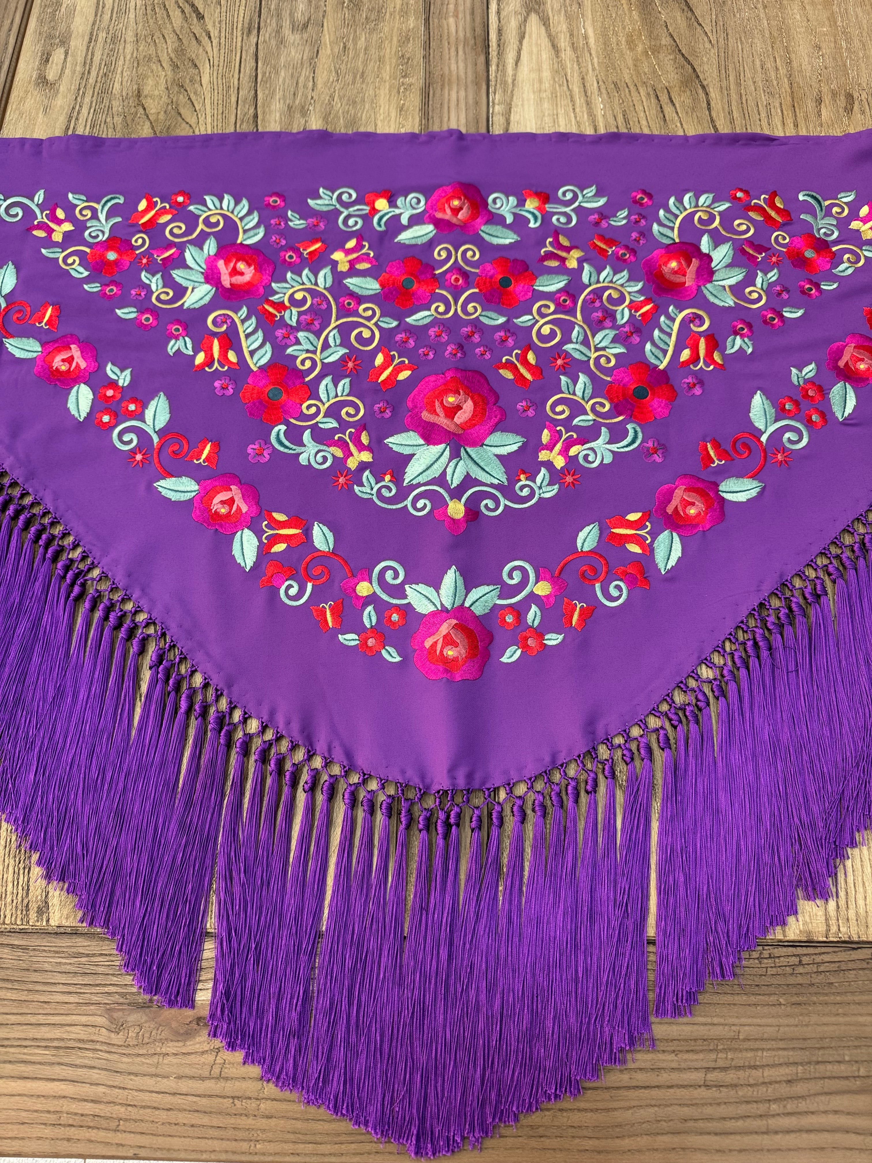 Mantoncillos Bordados en 18 Colores diferentes