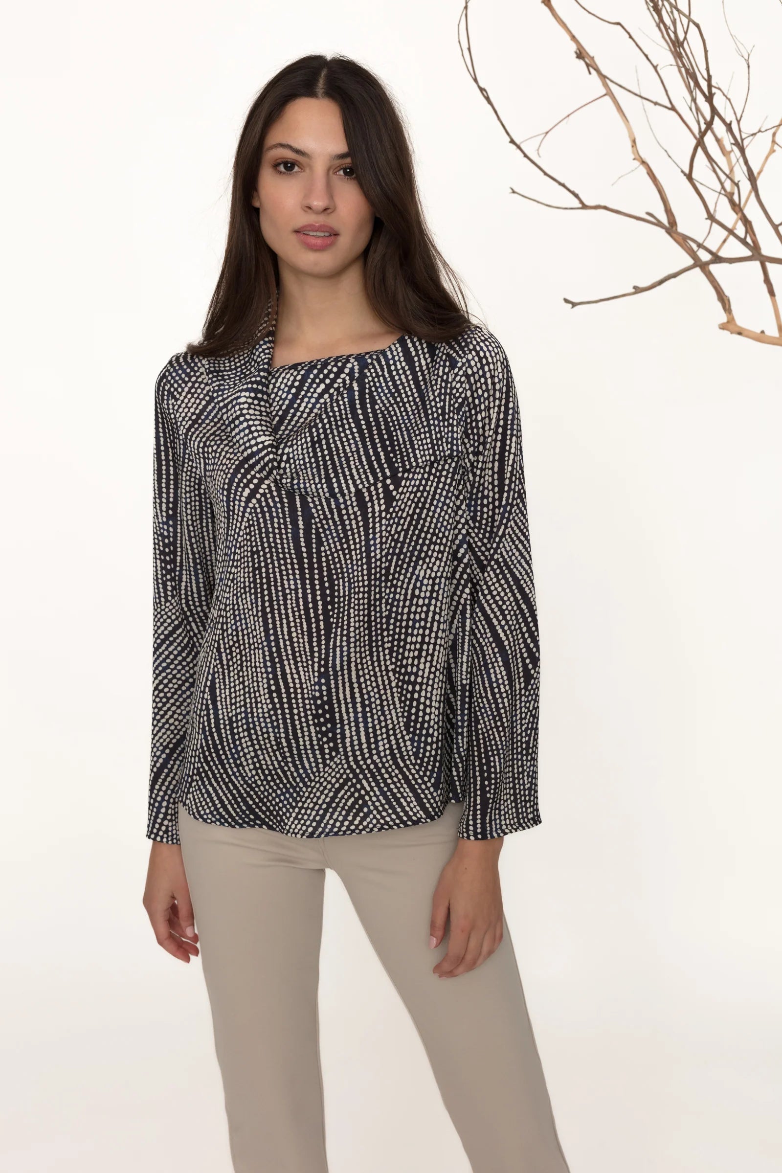 Blusa Estampada Cuello Doble