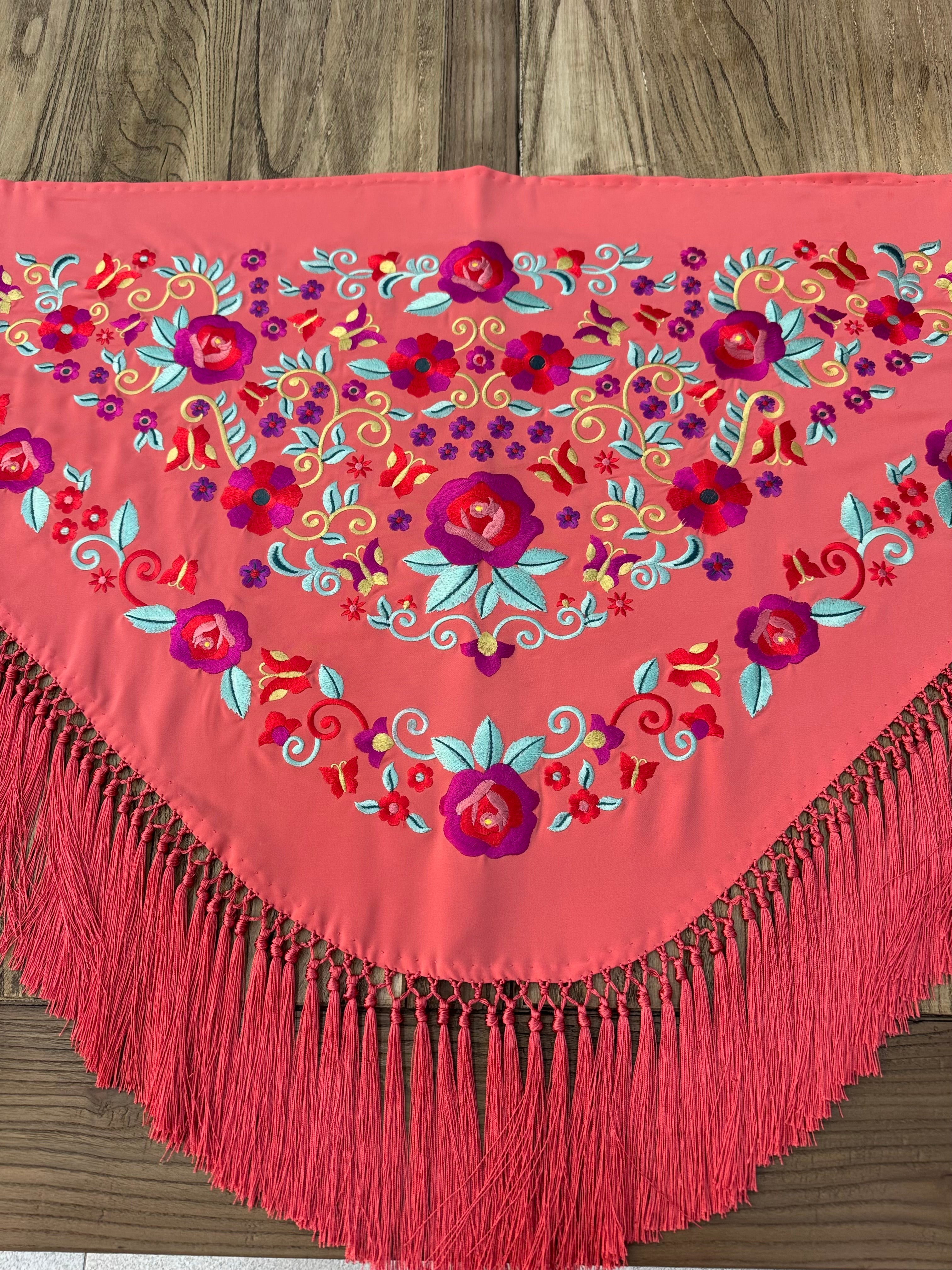 Mantoncillos Bordados en 18 Colores diferentes