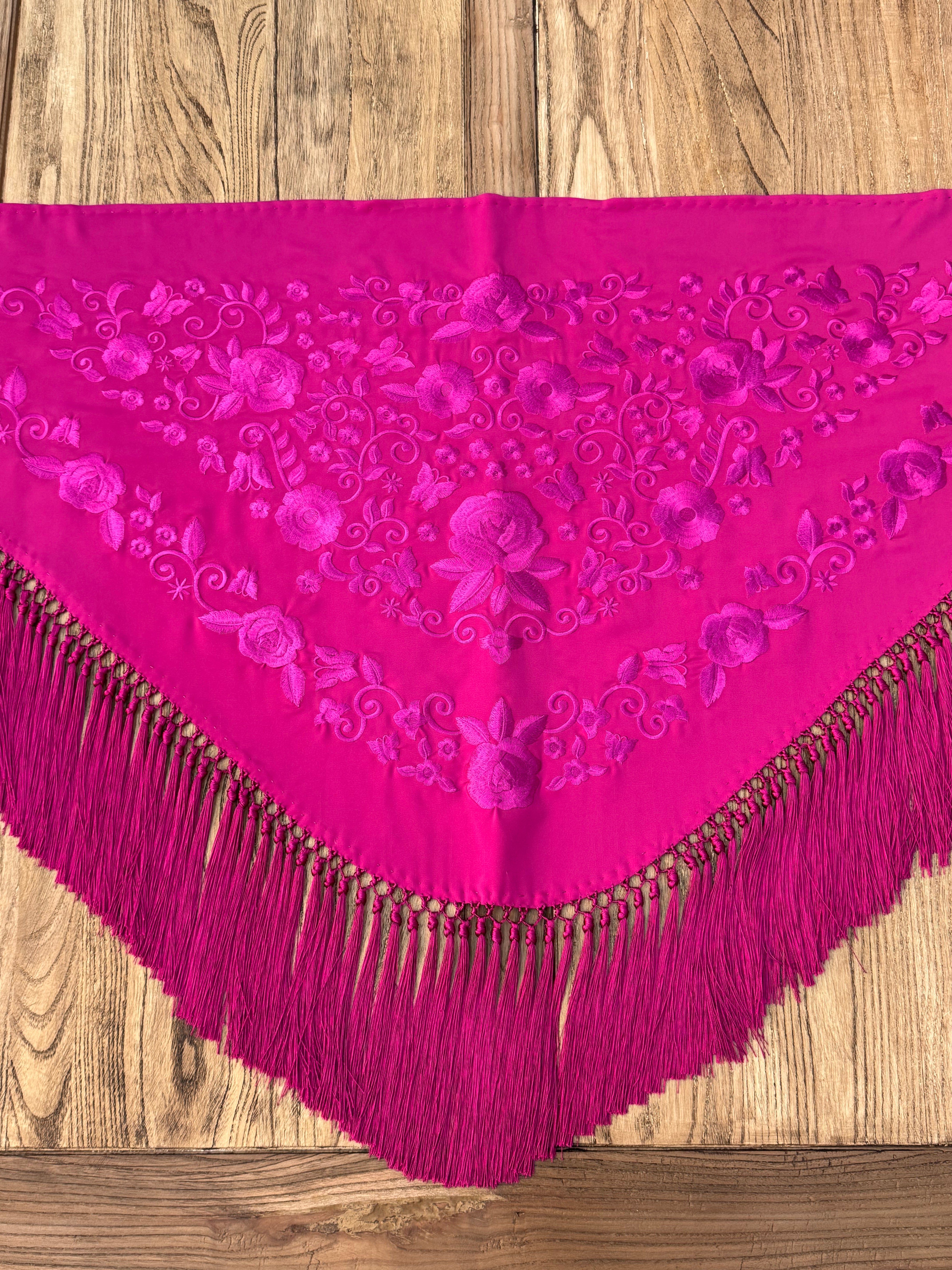 Mantoncillos Bordados Monocolor en 12 colores diferentes