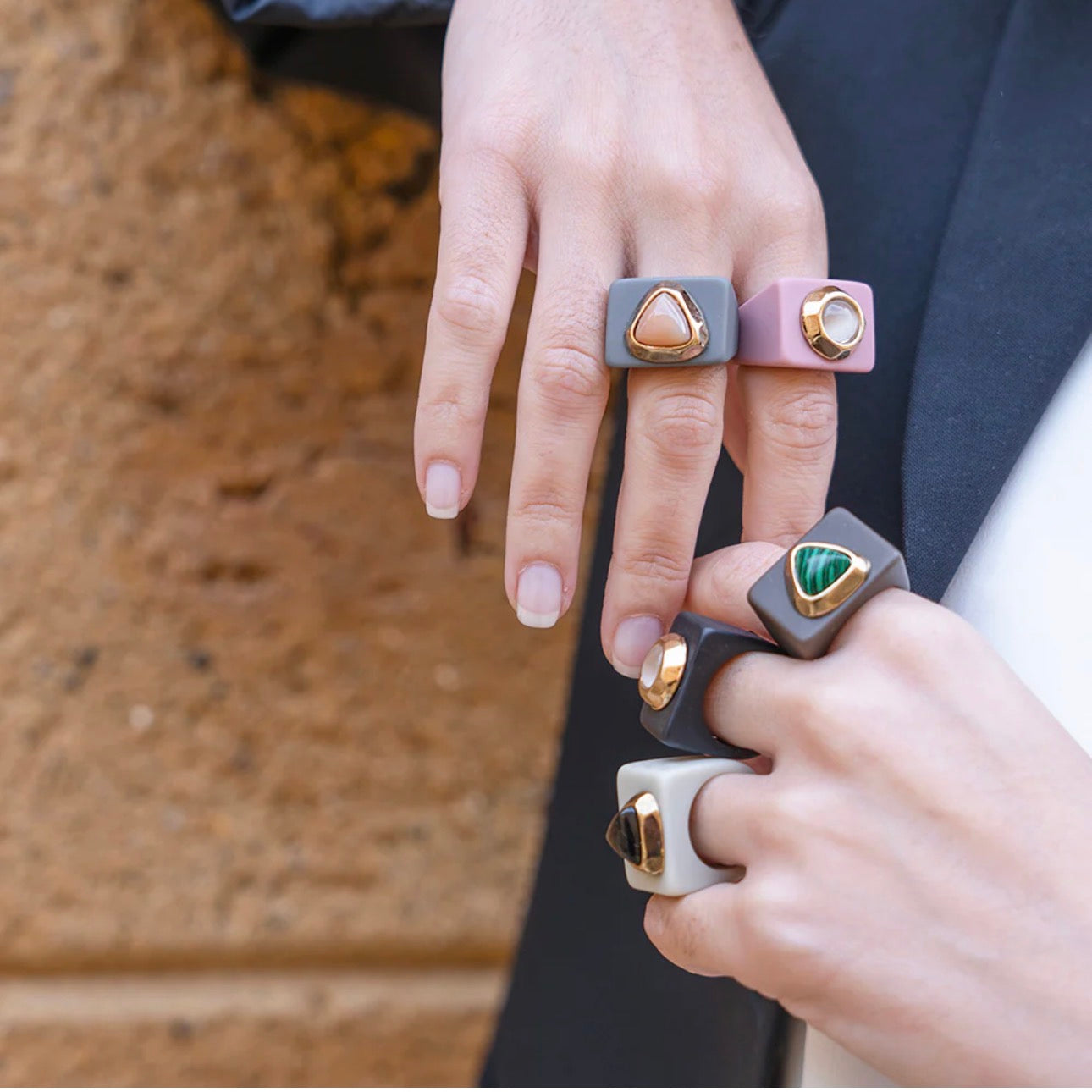 Anillo Rosa con ojo de gato Émolo
