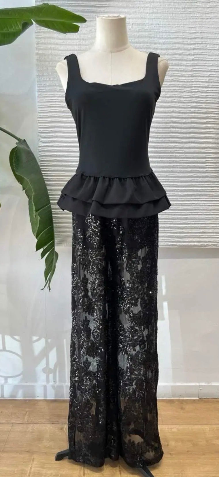 Top Lycra Volante Negro