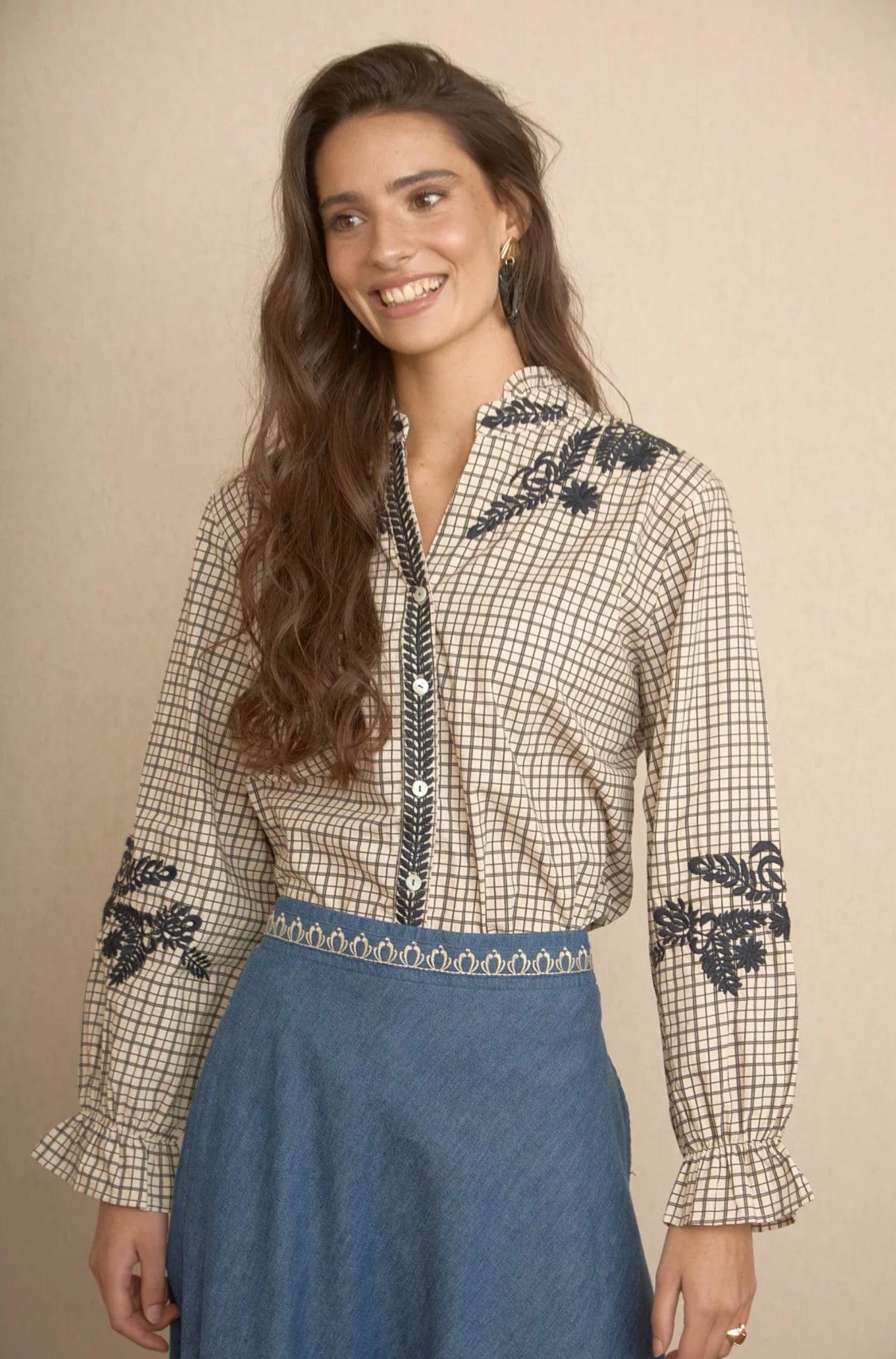 Camisa Cuadros Bordado Azul Latido