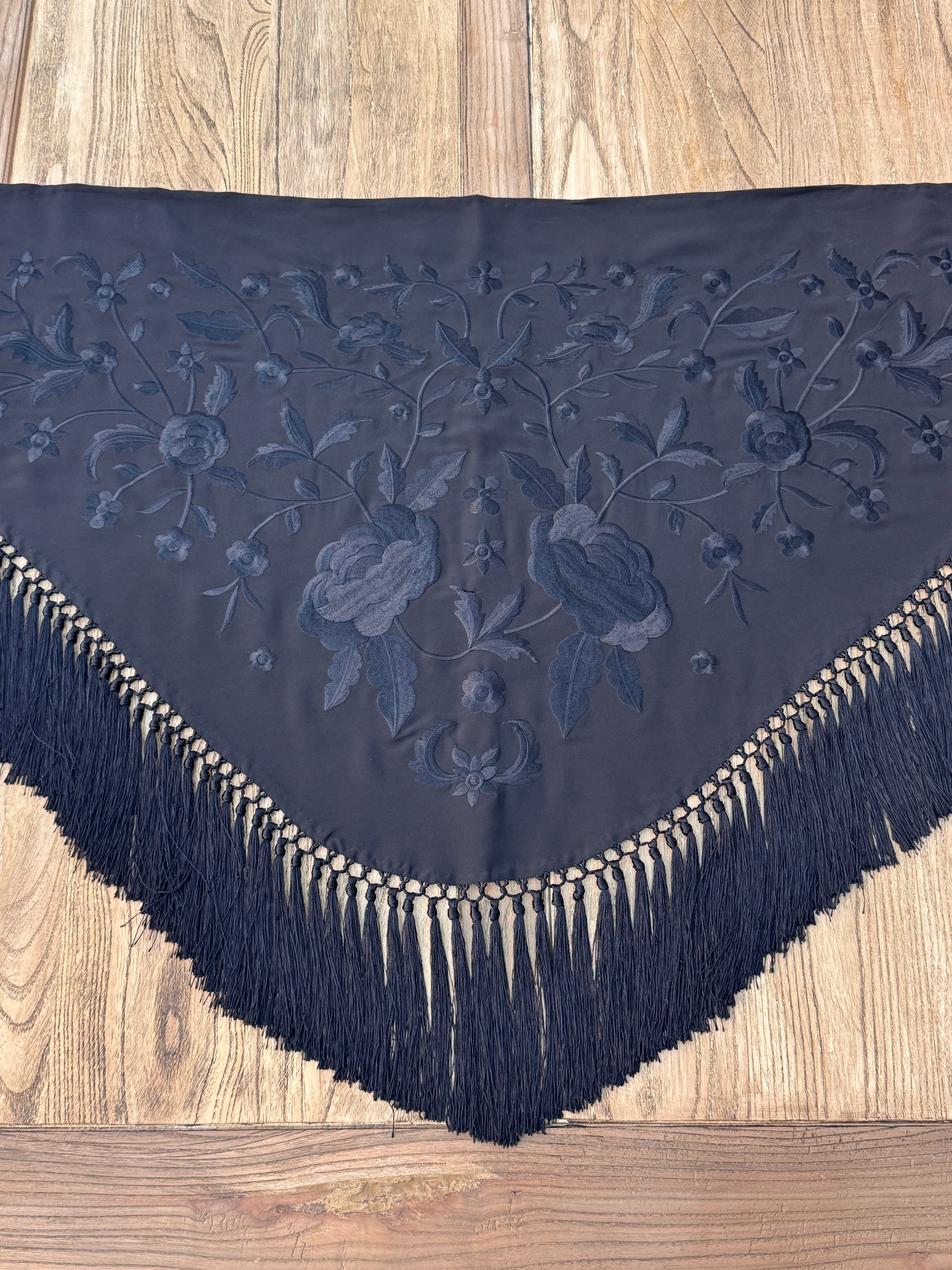 Mantoncillos Bordados Monocolor en 12 colores diferentes