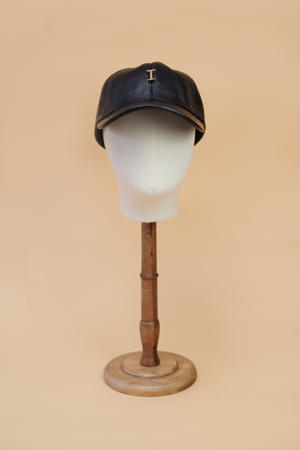 GORRA PIEL NEGRA