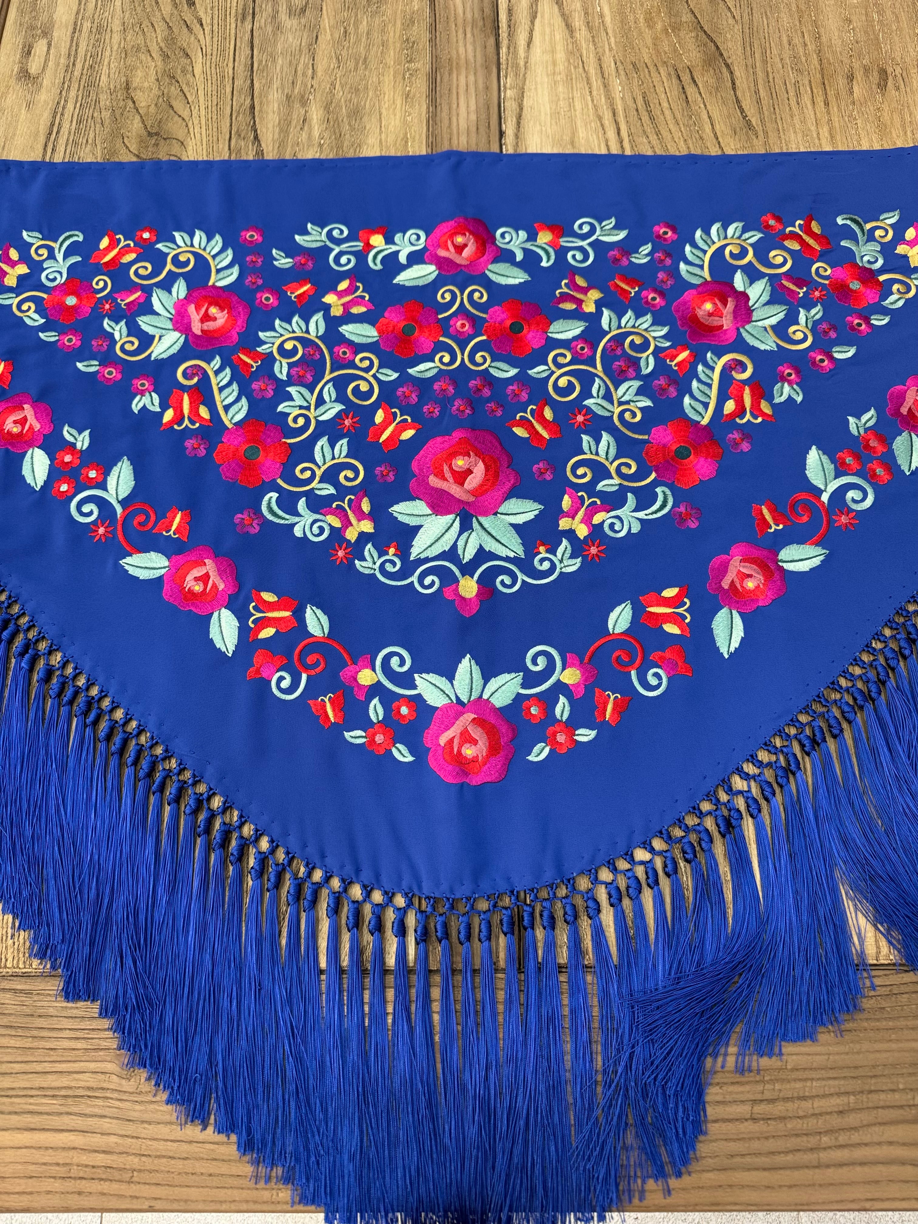 Mantoncillos Bordados en 18 Colores diferentes