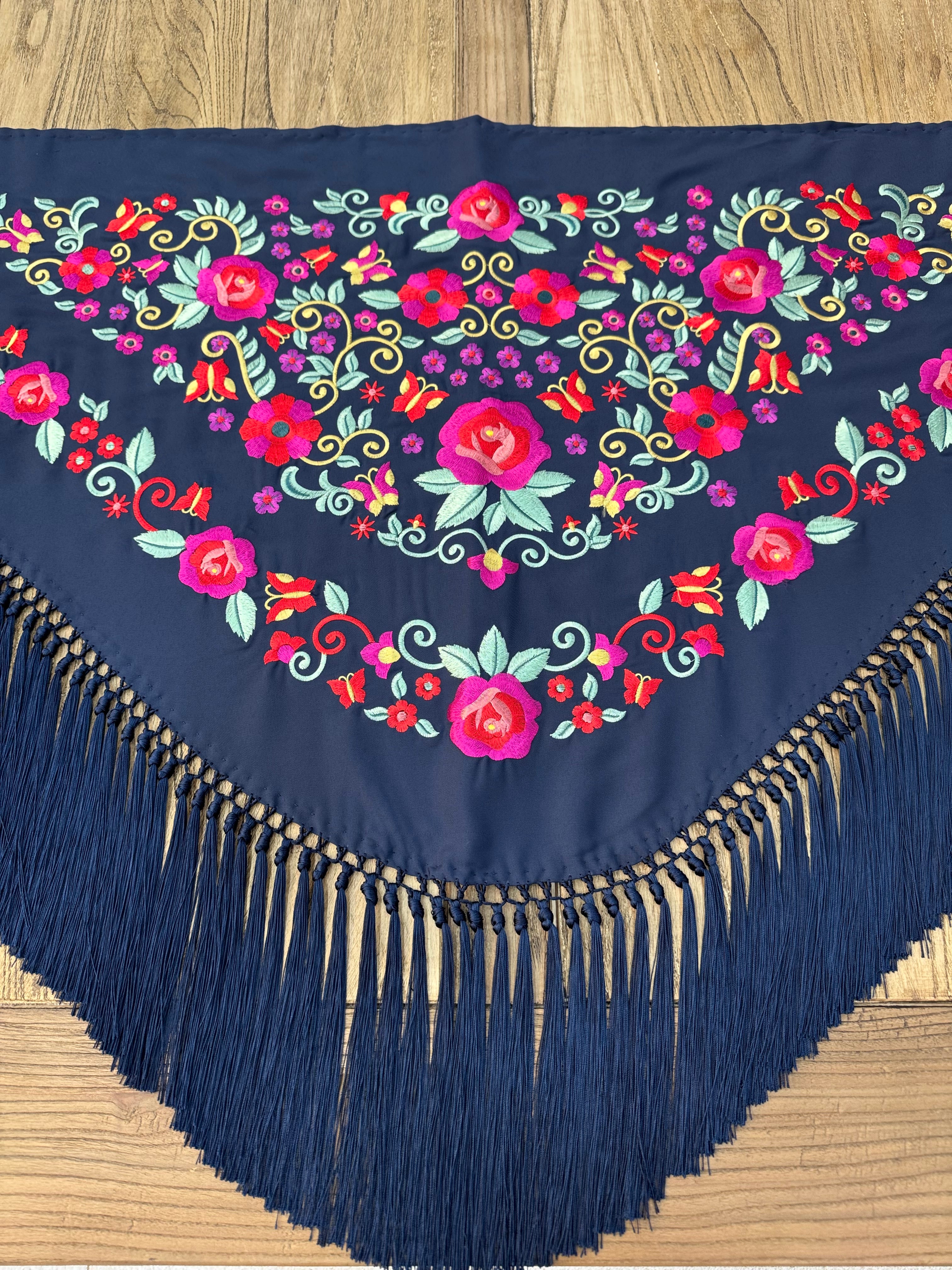 Mantoncillos Bordados en 18 Colores diferentes