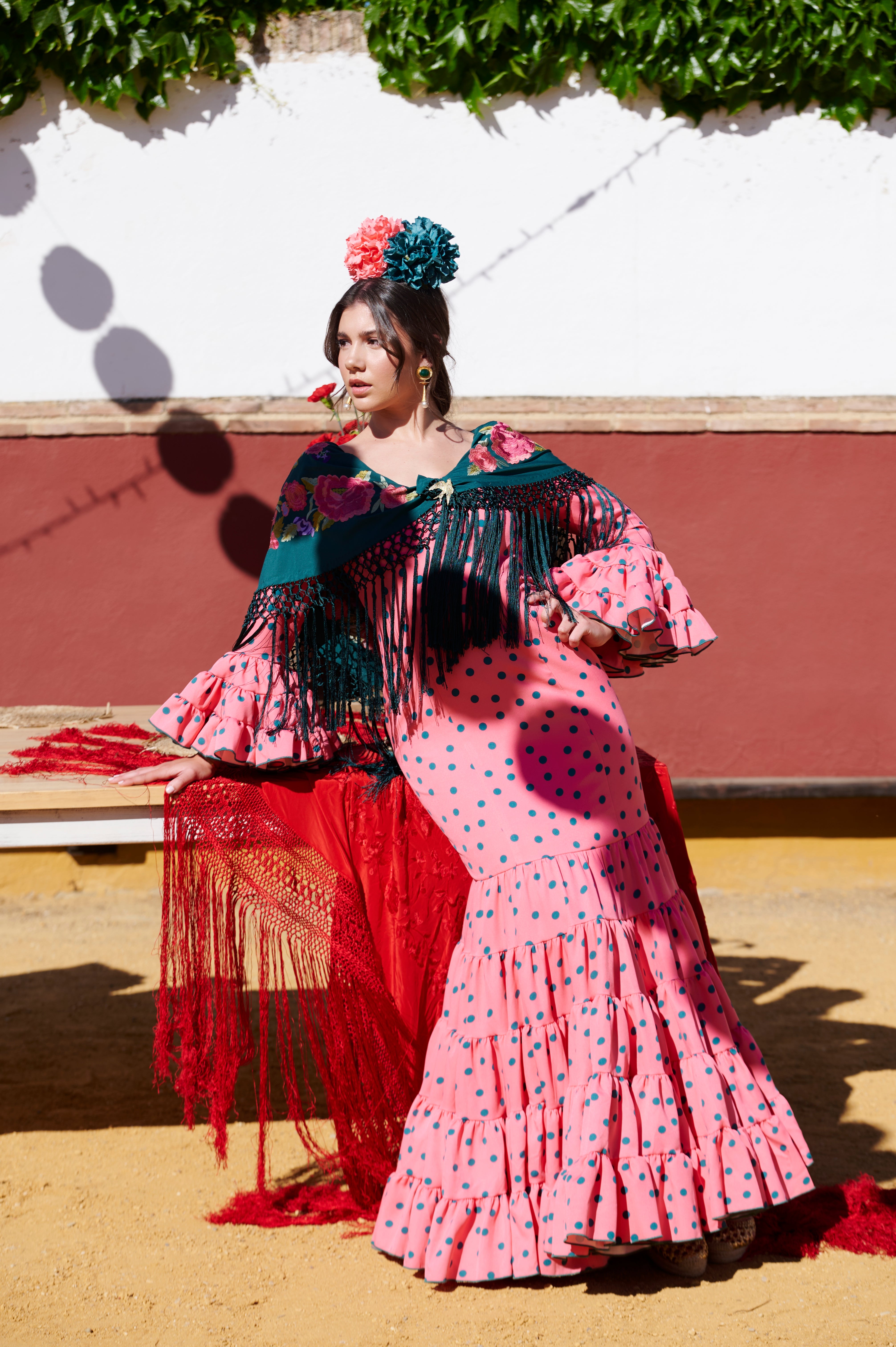 Traje de Flamenca Cordobesa Rosa Coral con Verde T.36