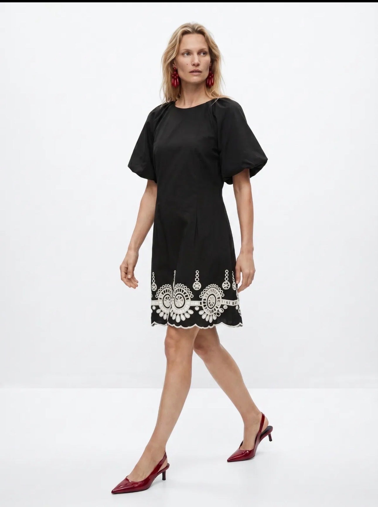 Vestido Blanco Bordado Negro