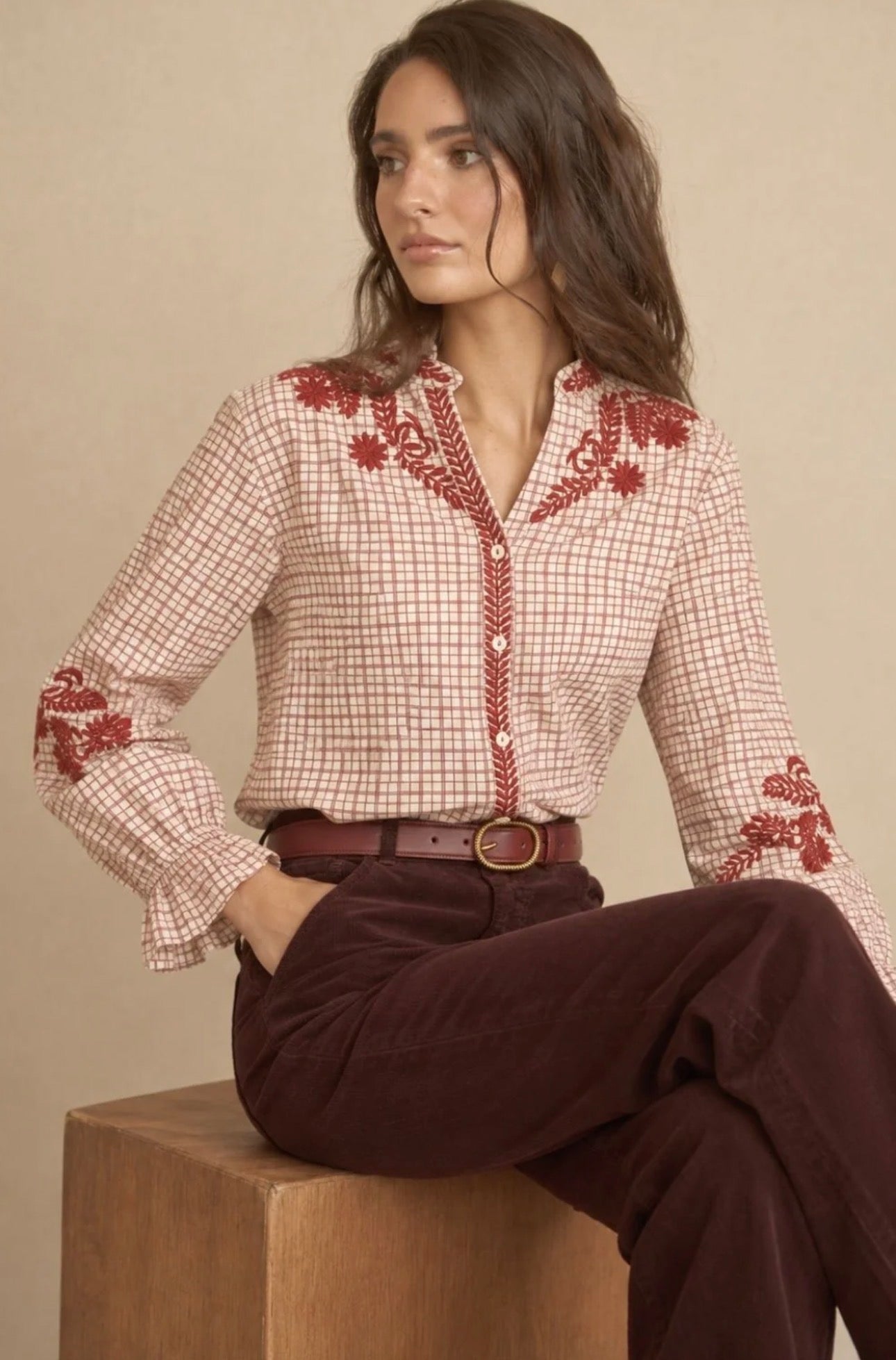 Blusa Cuadros Bordada Burdeos Latido