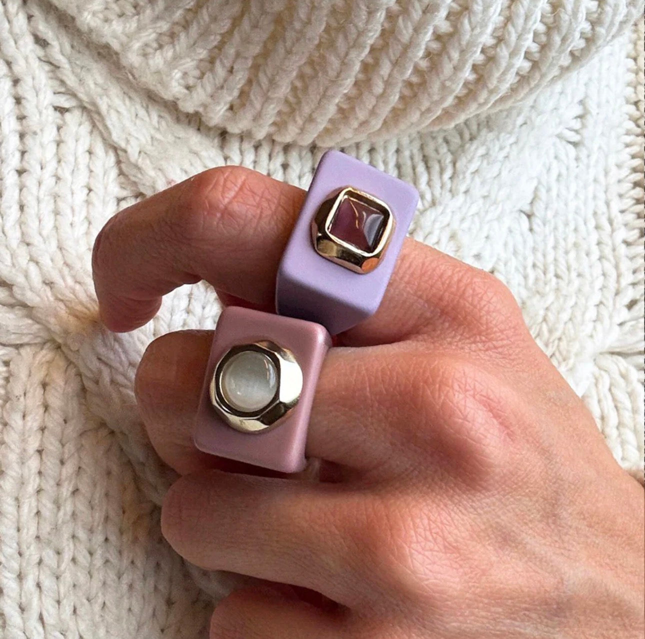 Anillo Rosa con ojo de gato Émolo