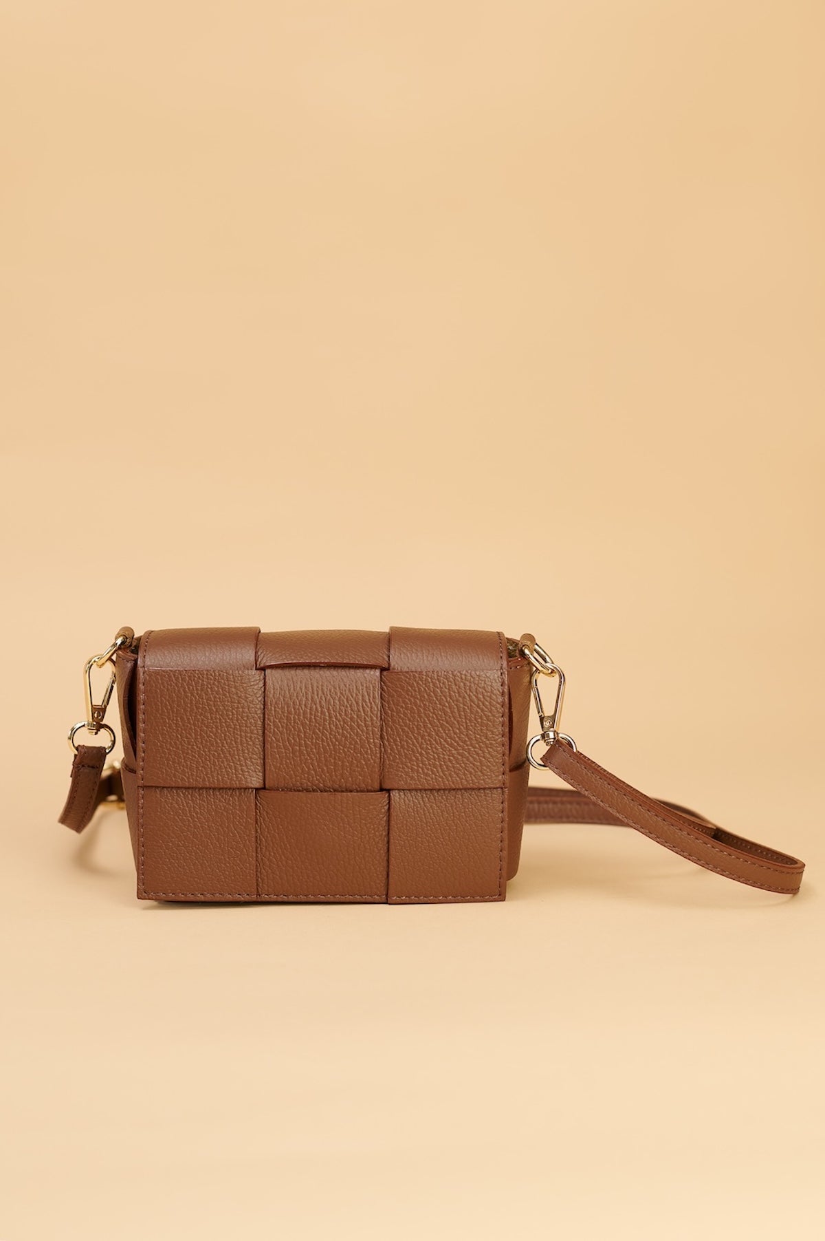 Bolso Mini Trenza disponible en 5 colores