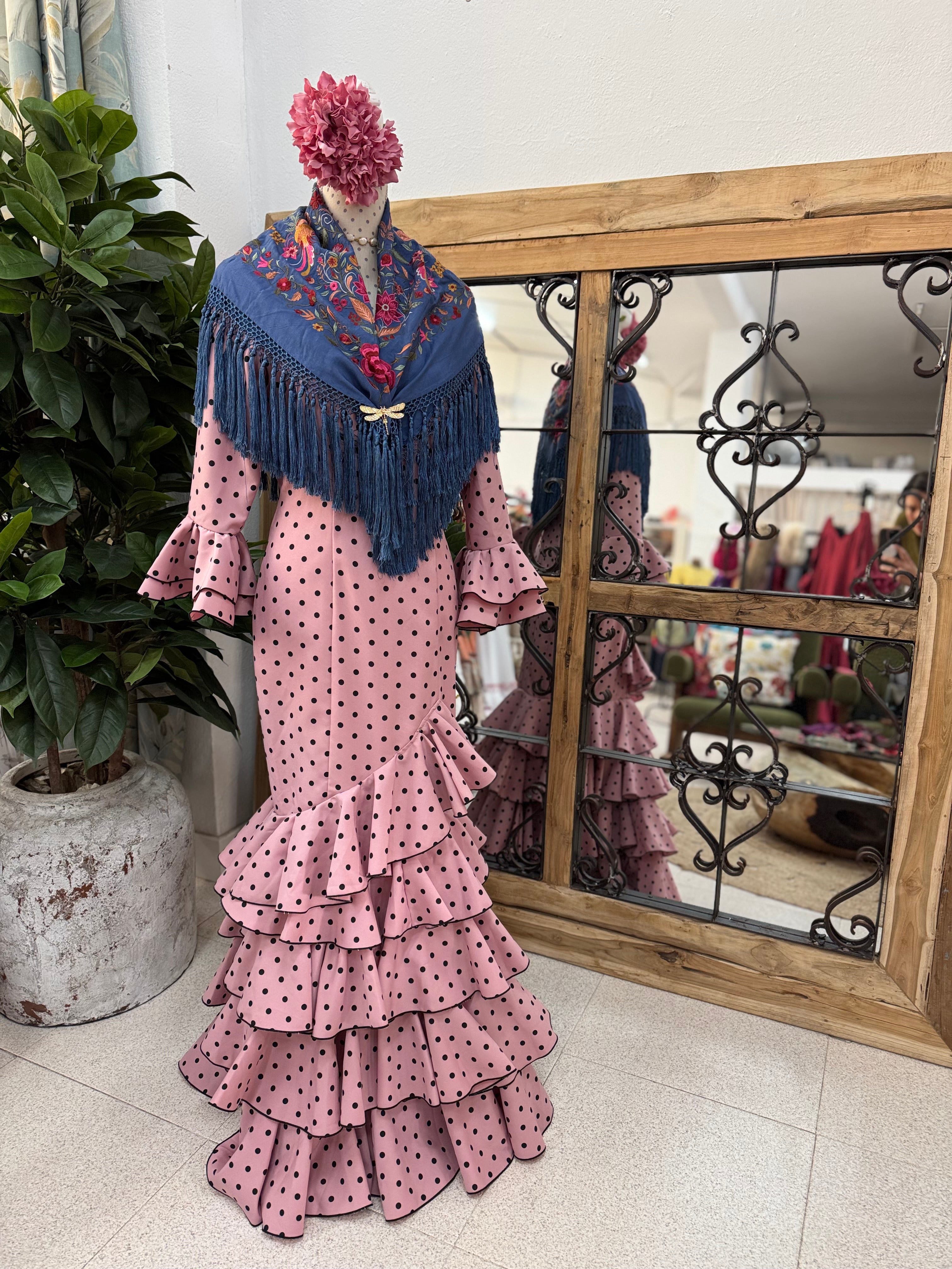 Traje de Flamenca Lola Rosa lunar negro