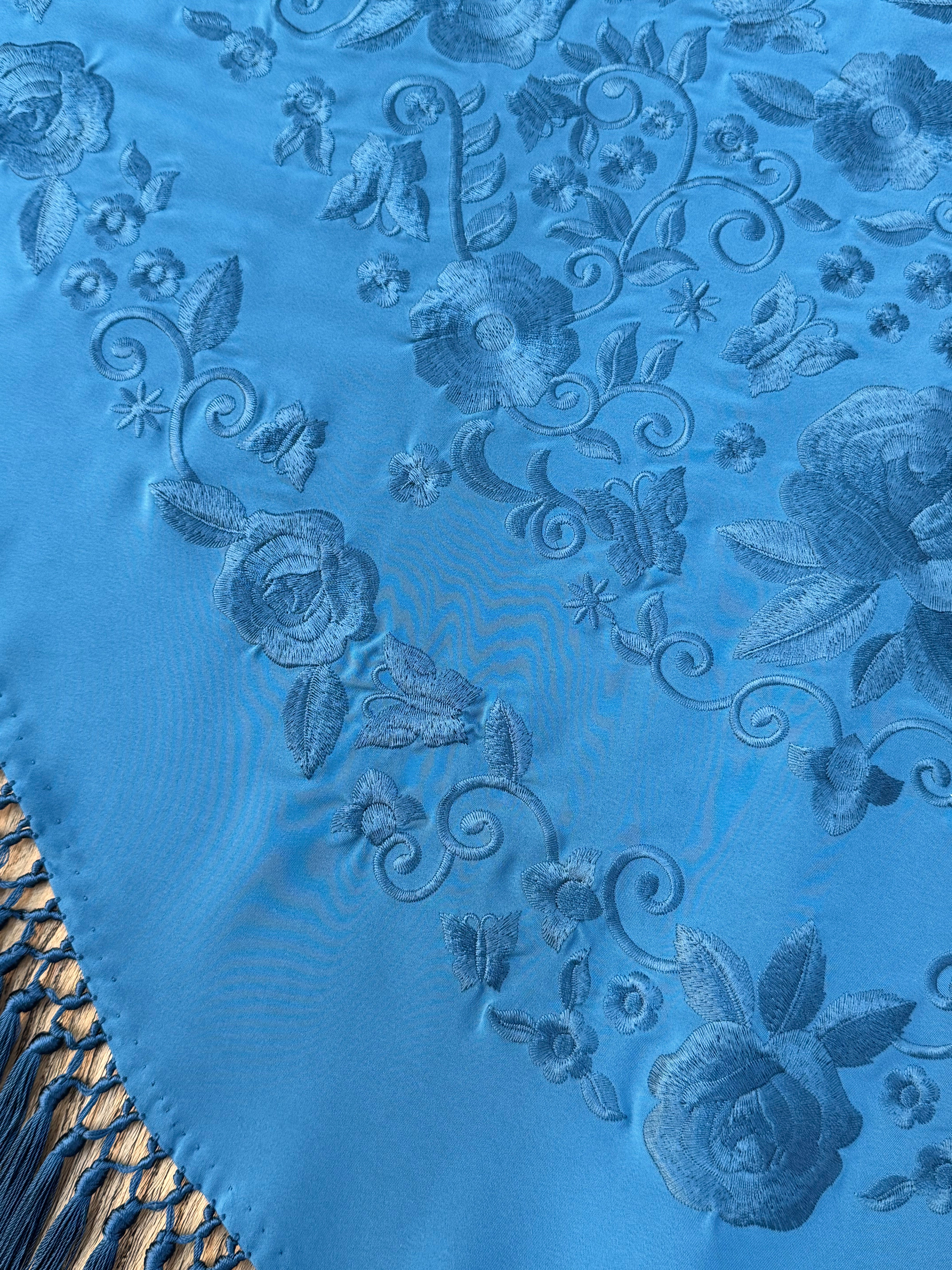 Mantoncillos Bordados Monocolor en 12 colores diferentes