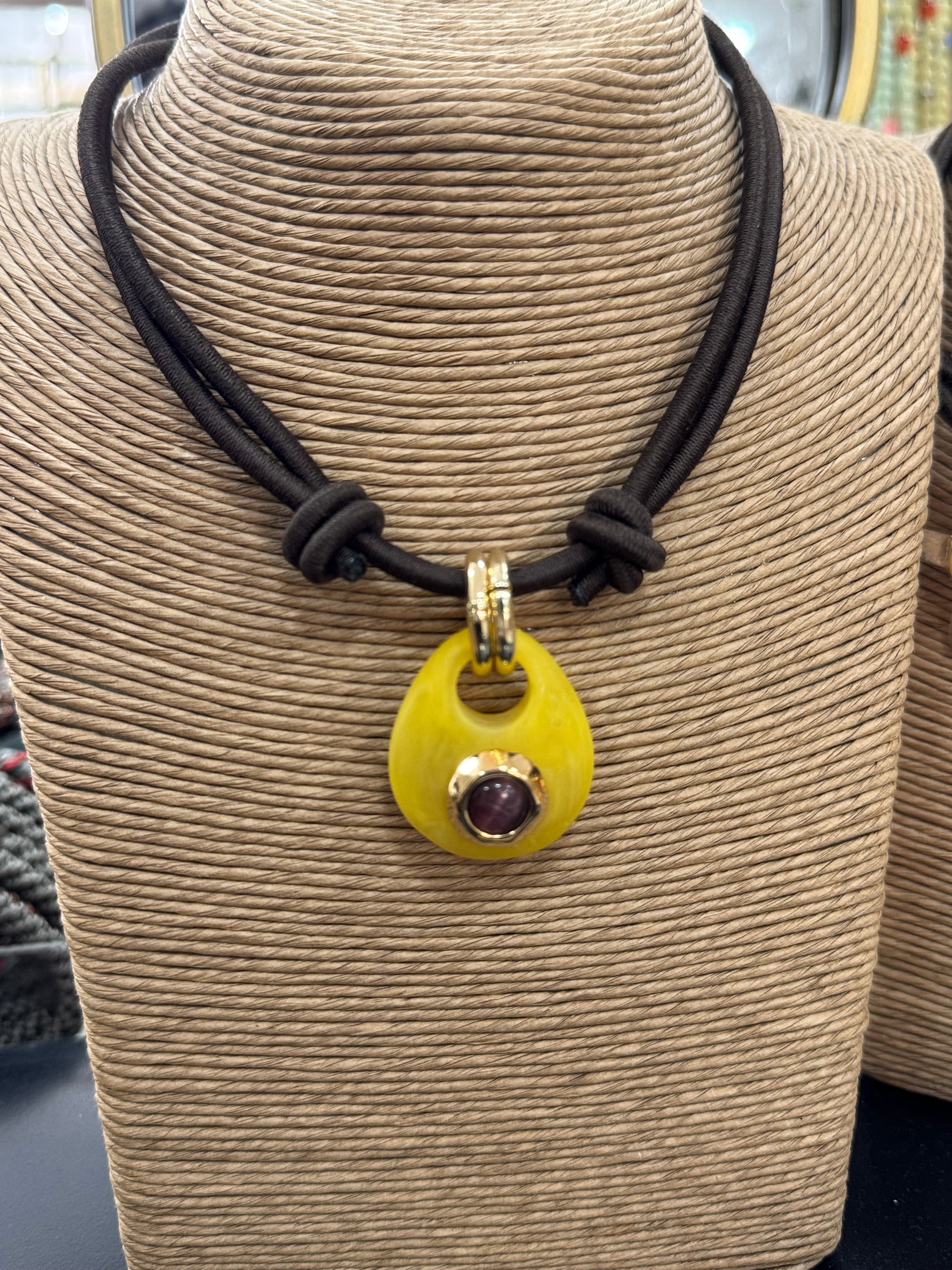 Collares Corto Mármol Émolo