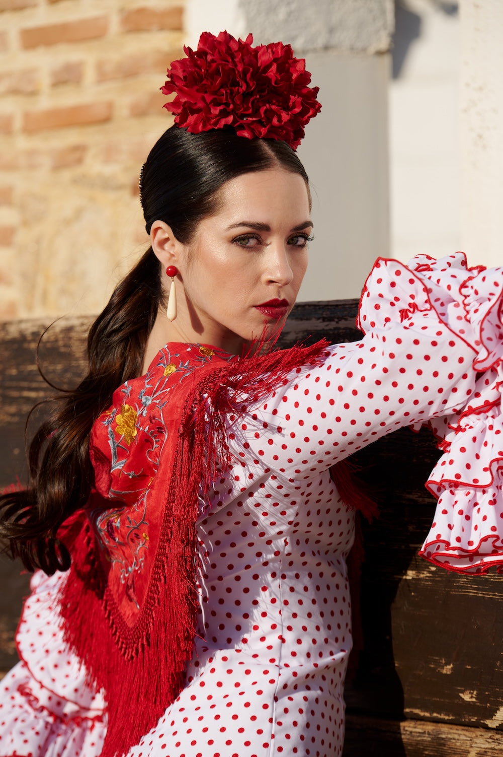Traje de Flamenca Mod. Sevilla Blanco lunar Rojo