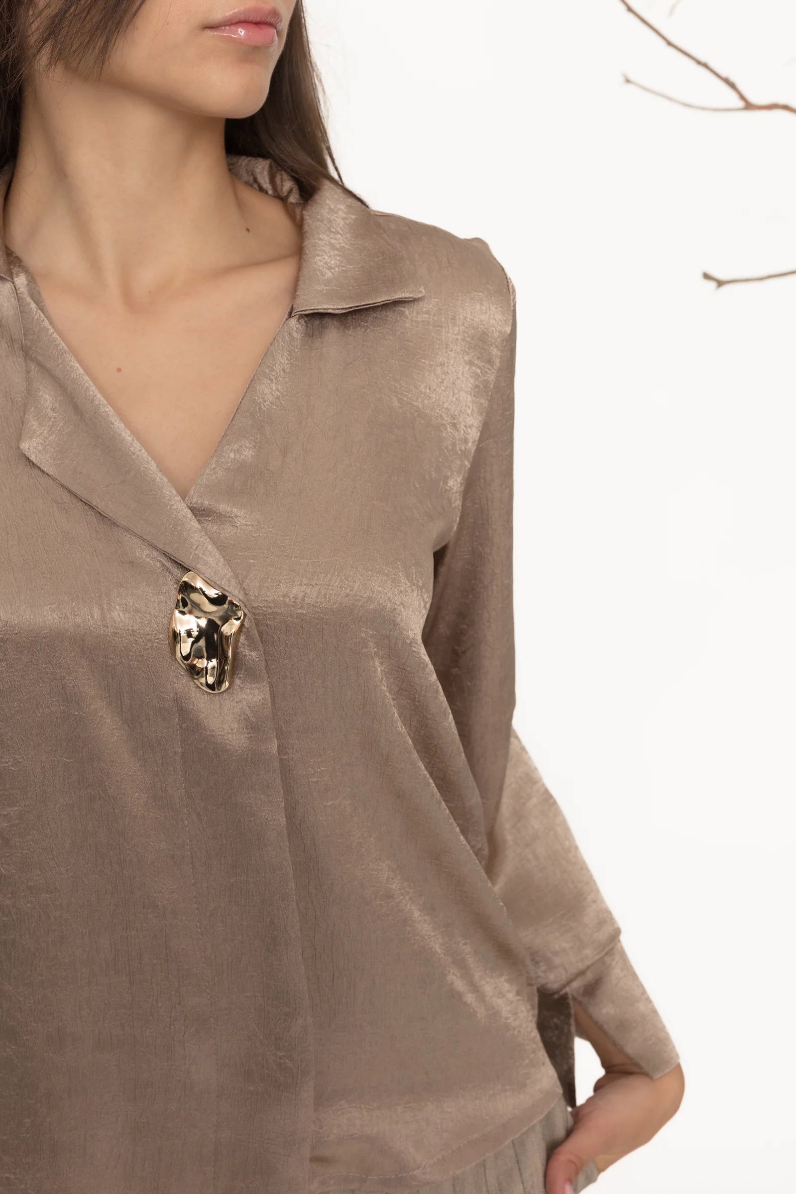 Blusa Satinada Aplique