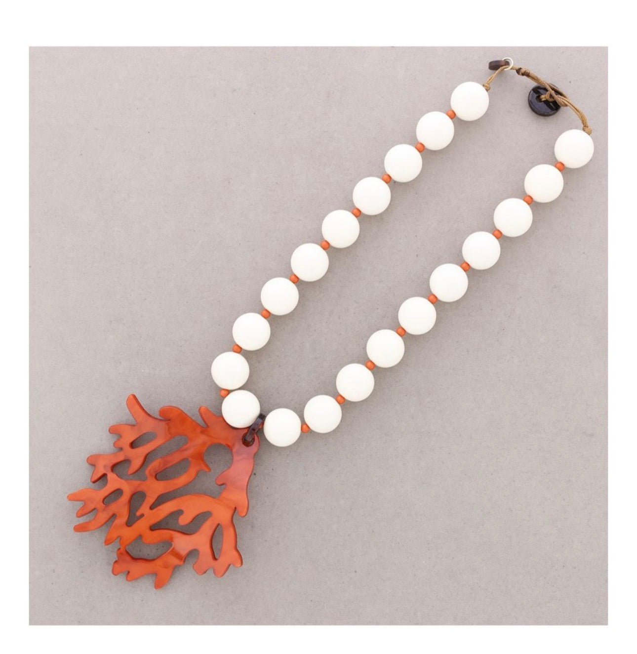 Collar Bolas y Coral