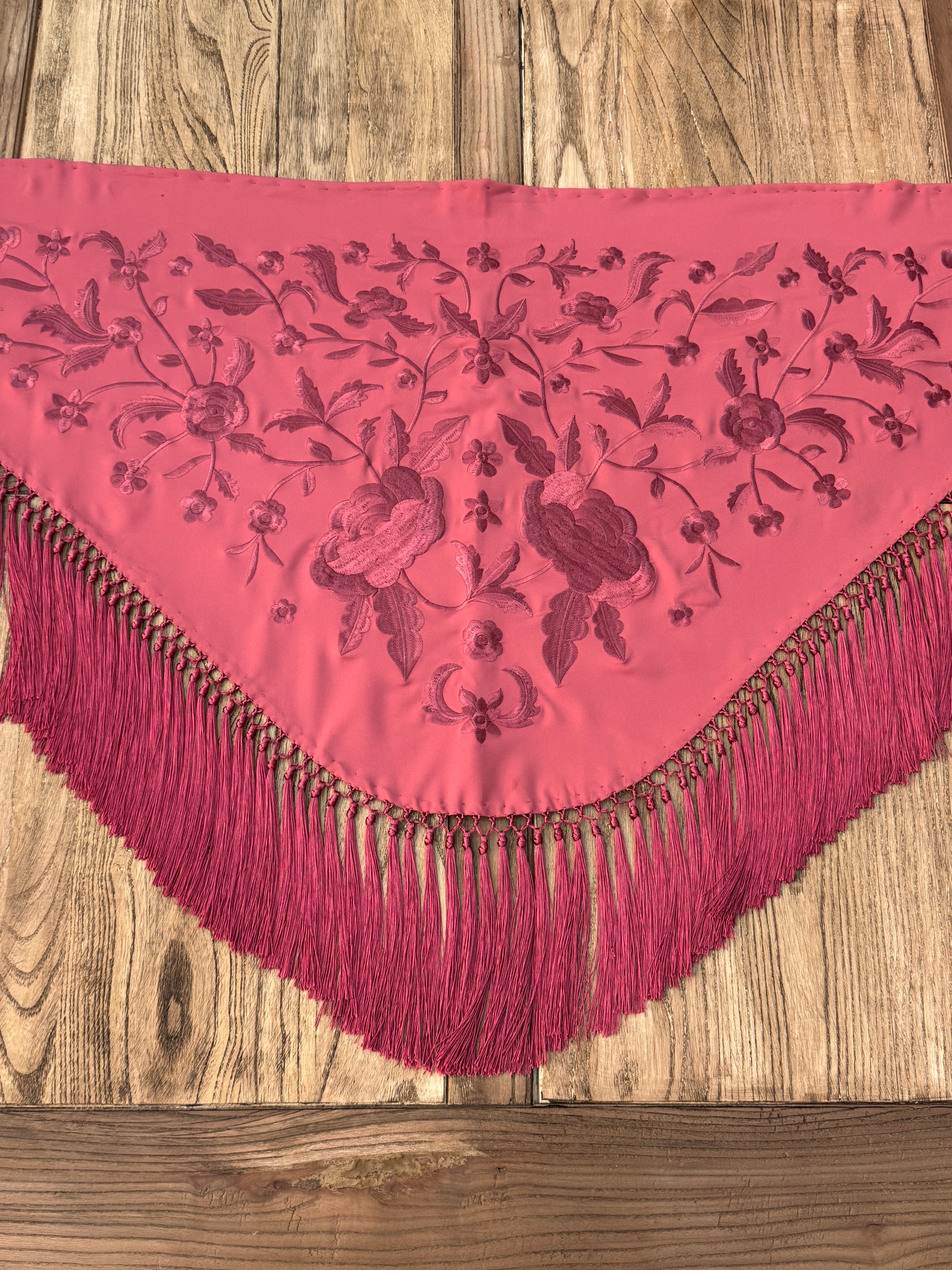 Mantoncillos Bordados Monocolor en 12 colores diferentes