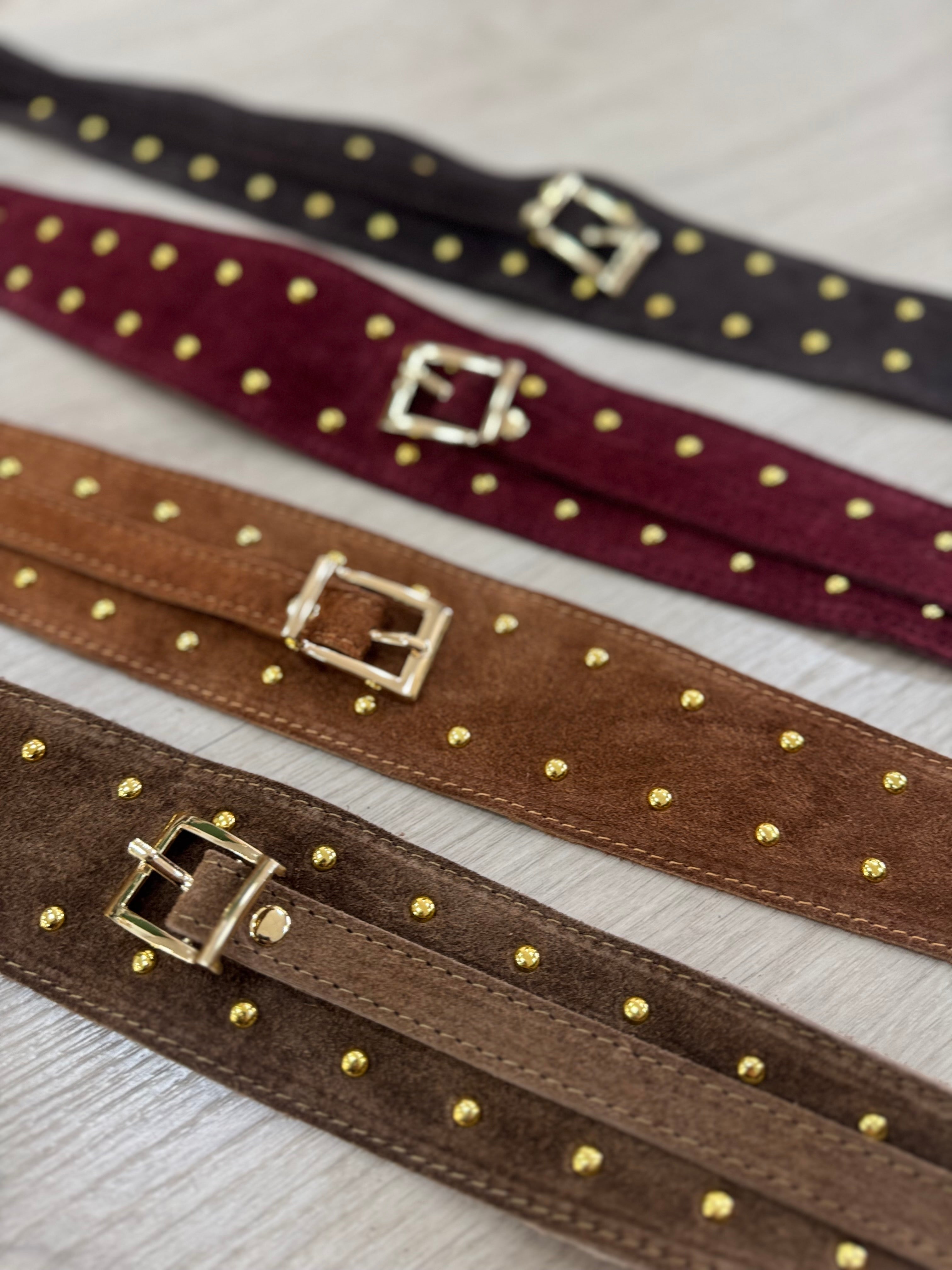 Cinturón de Piel Ante Tachas