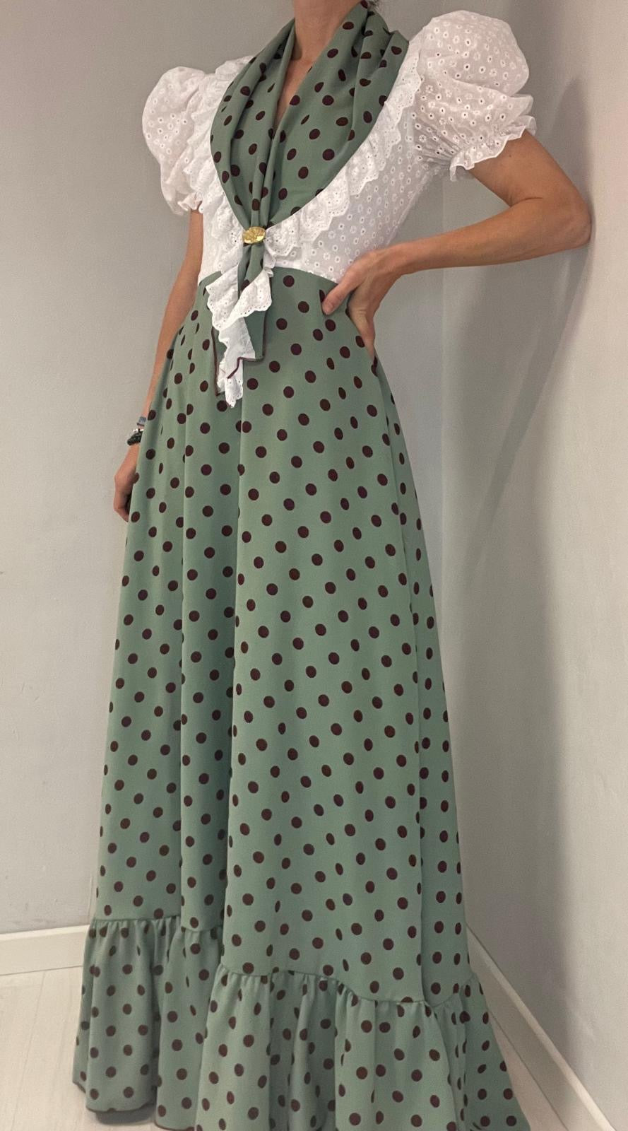 Bata Rocio Perforado Verde Lunar + Pañoleta