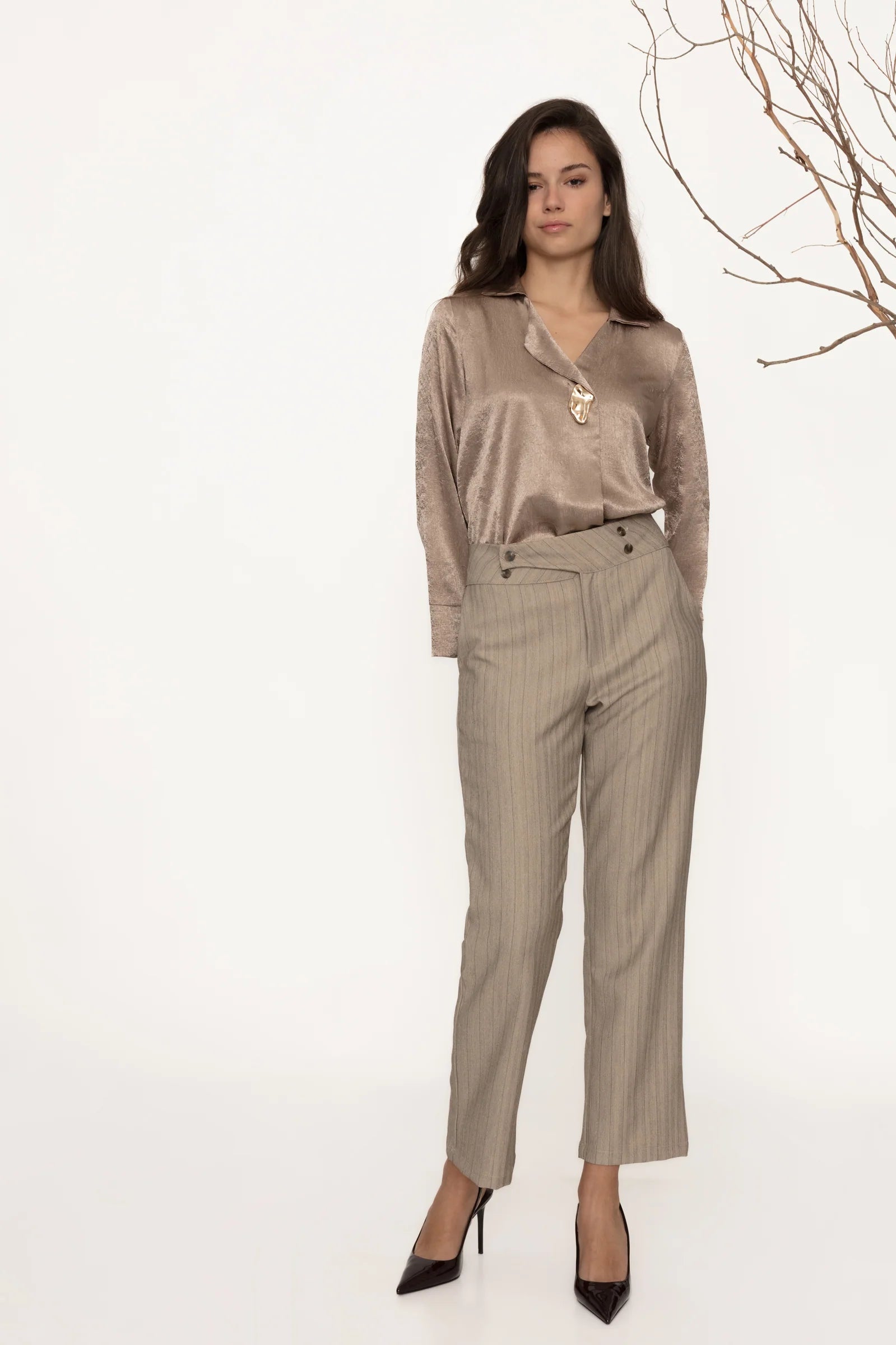 Blusa Satinada Aplique
