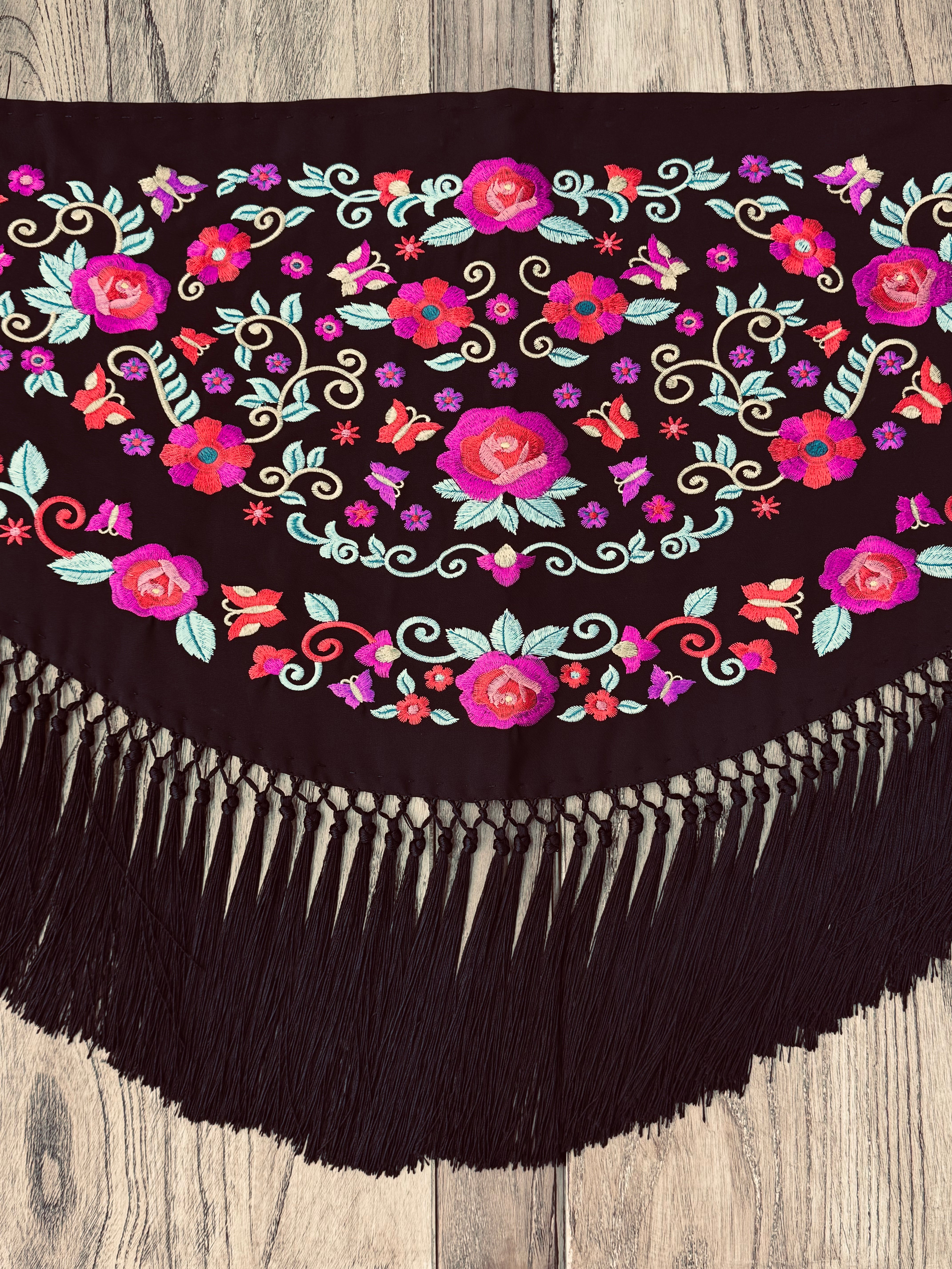 Mantoncillos Bordados en 18 Colores diferentes