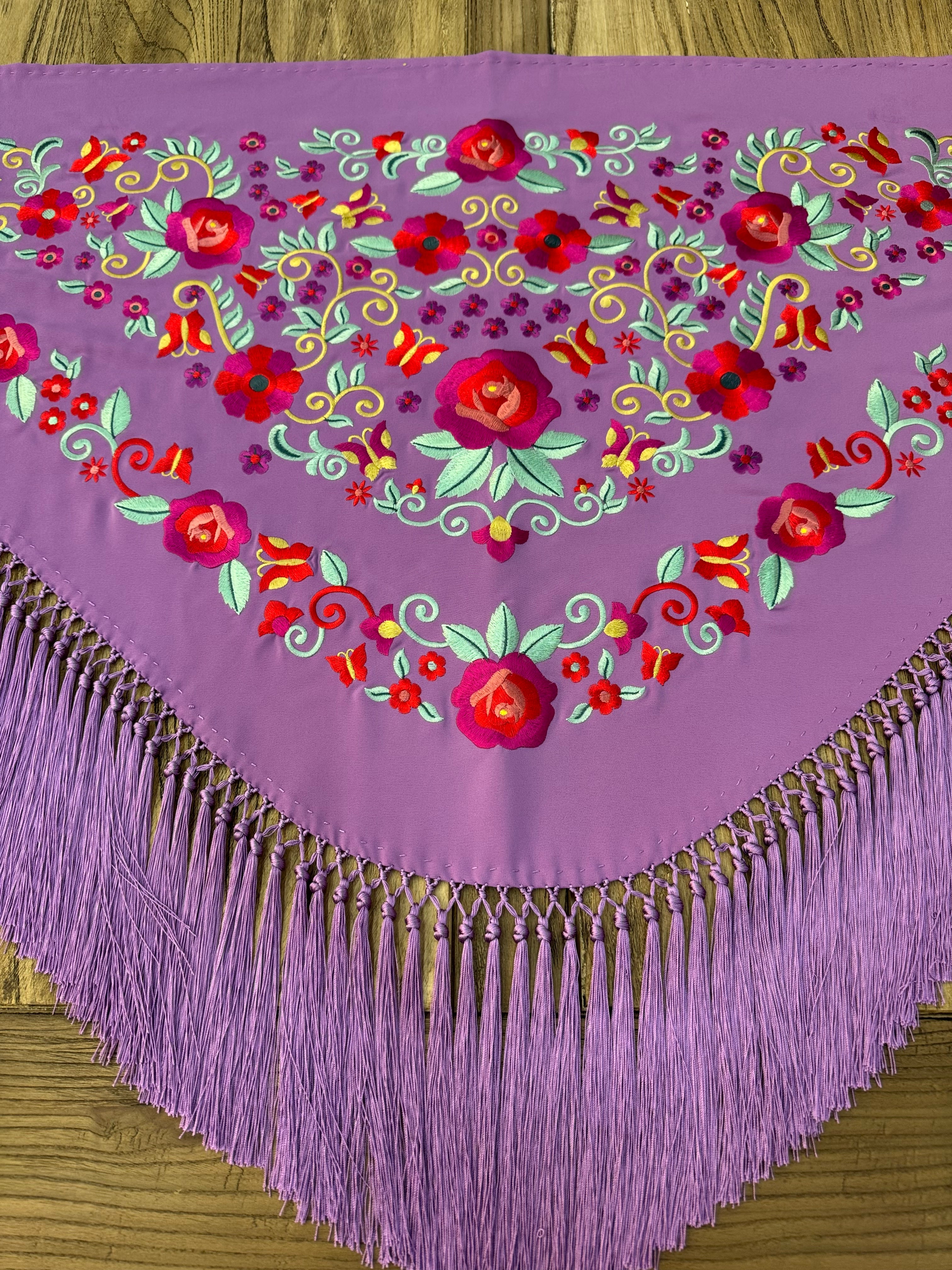 Mantoncillos Bordados en 18 Colores diferentes