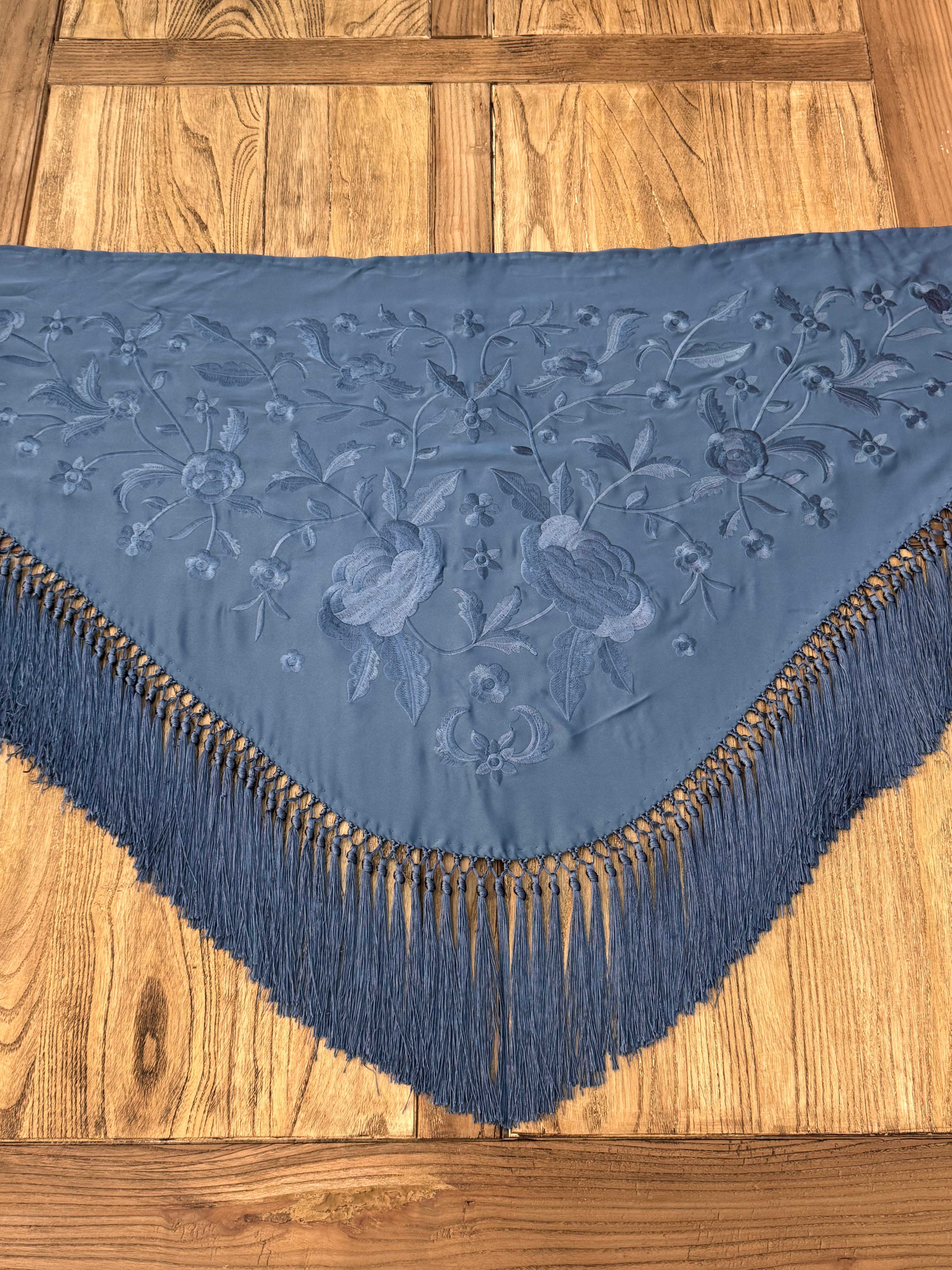 Mantoncillos Bordados Monocolor en 12 colores diferentes