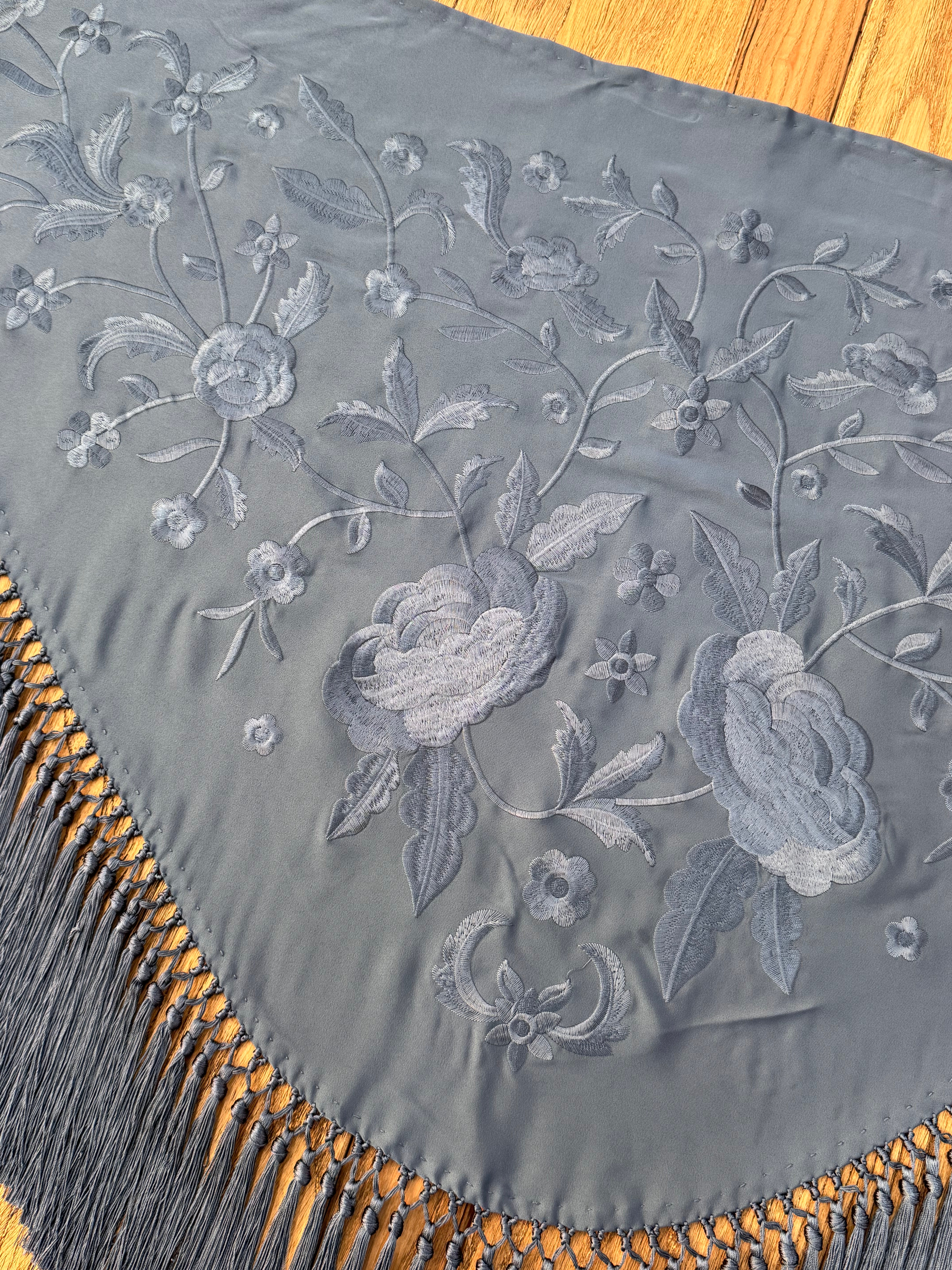 Mantoncillos Bordados Monocolor en 12 colores diferentes