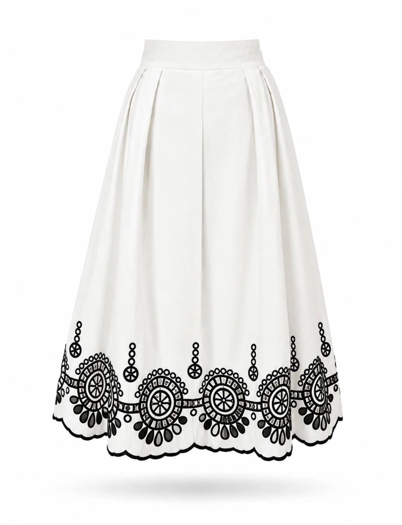 Falda Blanca Bordado Negro