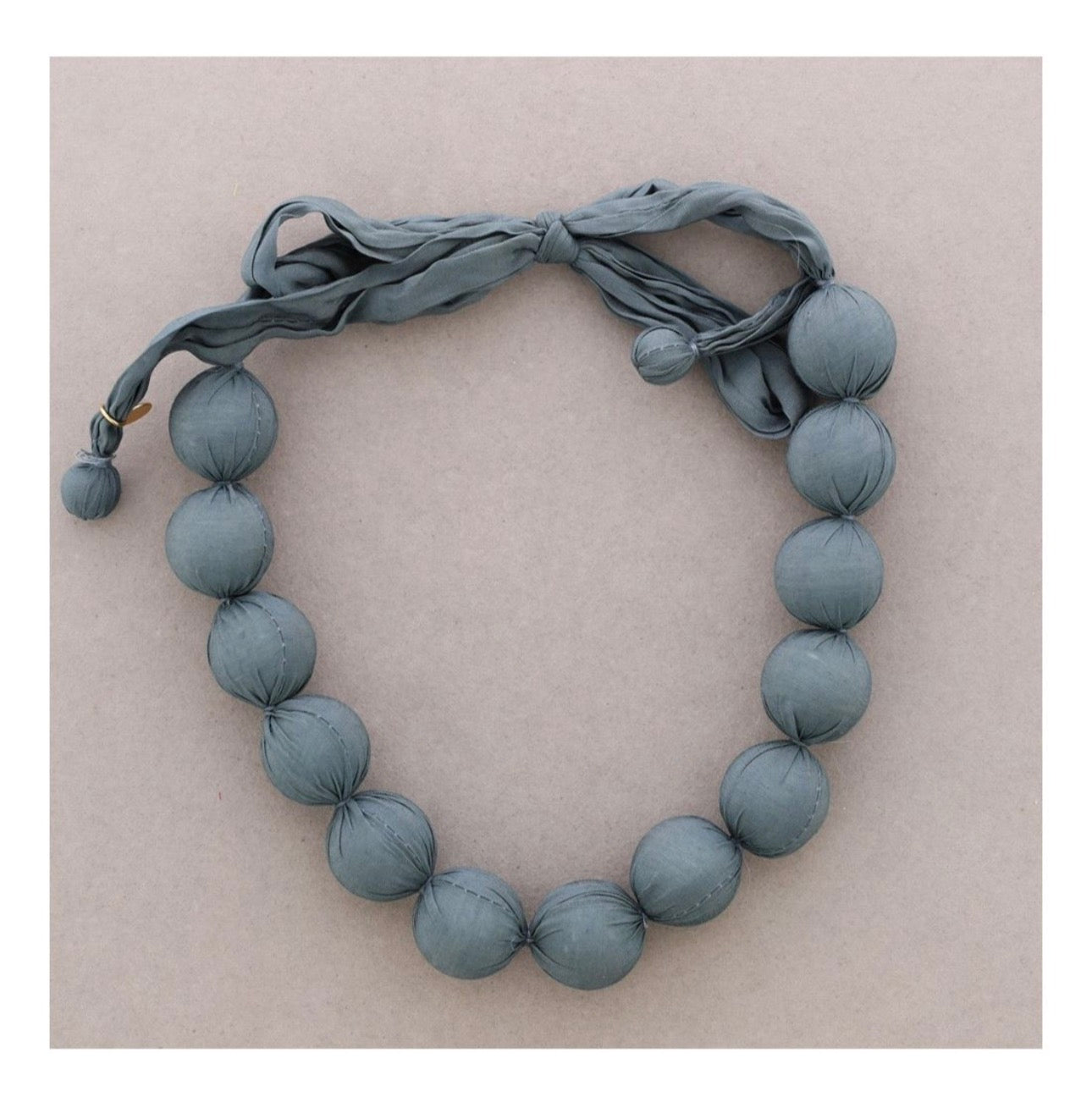 Collar de Bolas Revestidas Colores