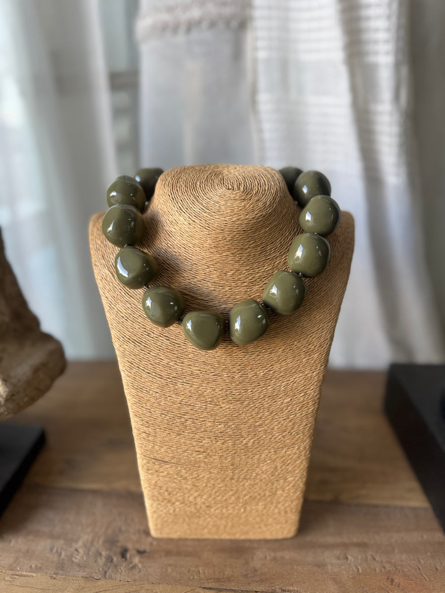 Collar Bolas Almendrón en 4 colores