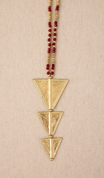 Collar Triángulos Cuentas Latón