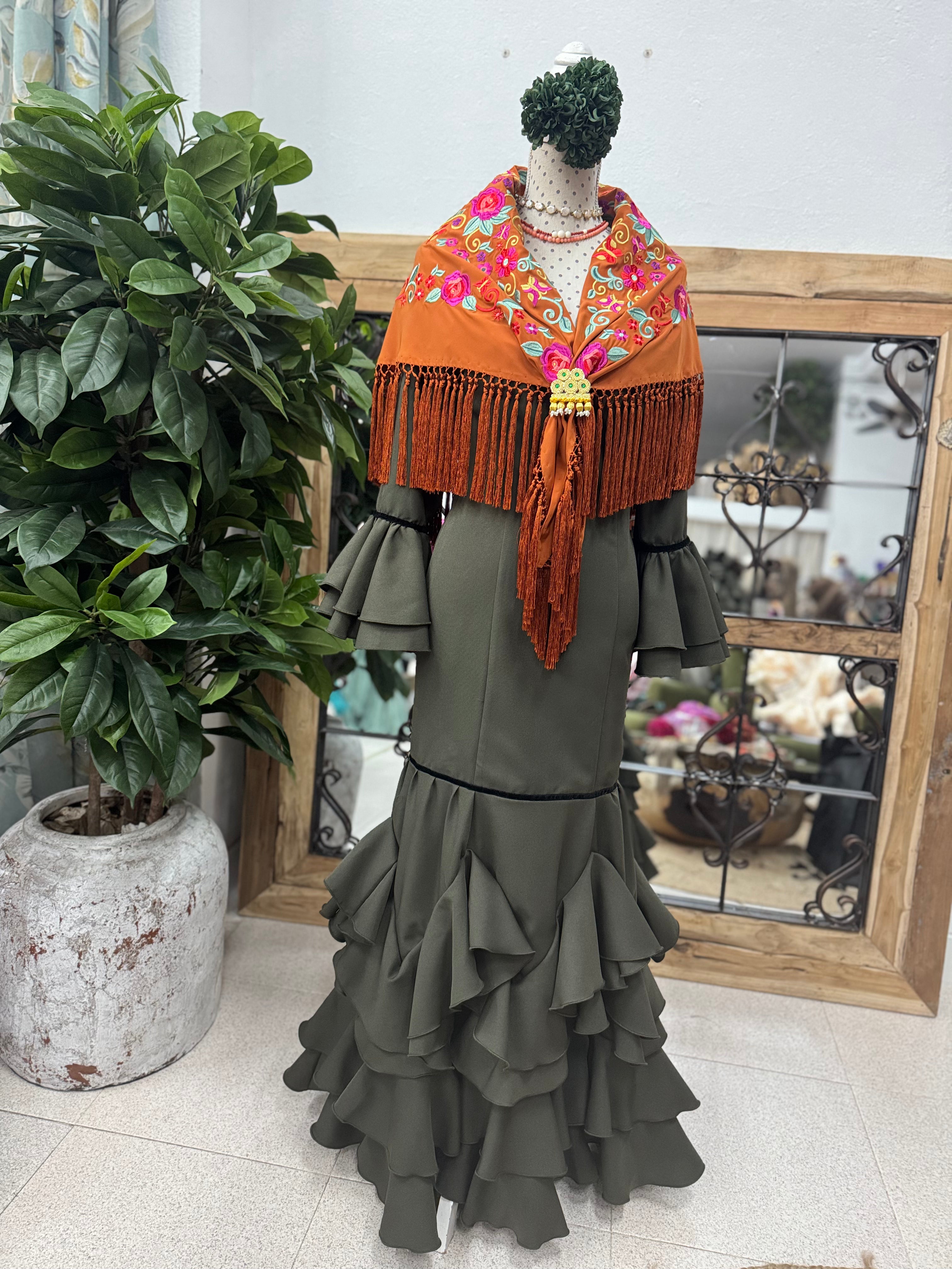 Traje de Flamenca Mod.Málaga Verde Caza