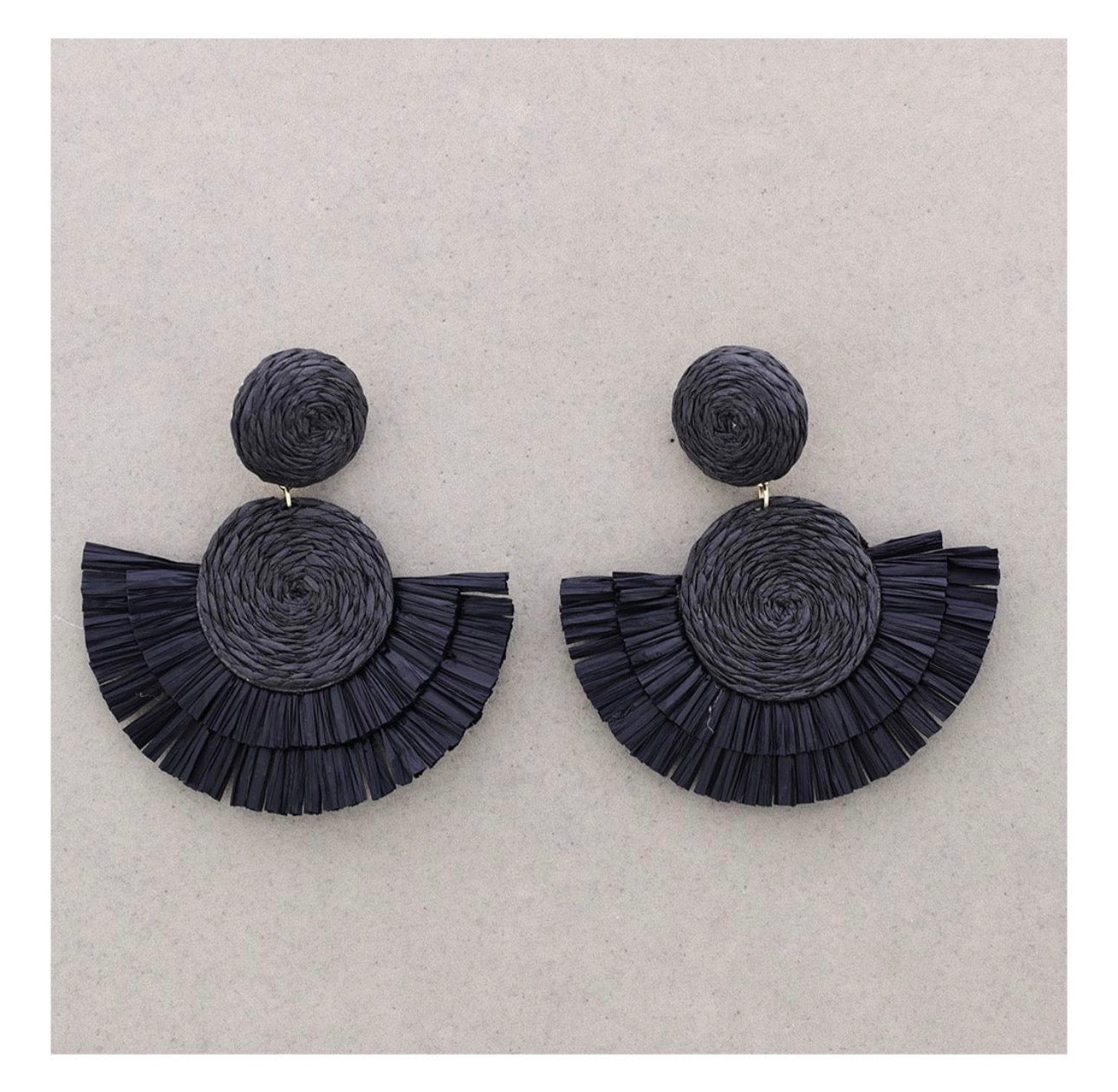 Pendientes Rafia Negros