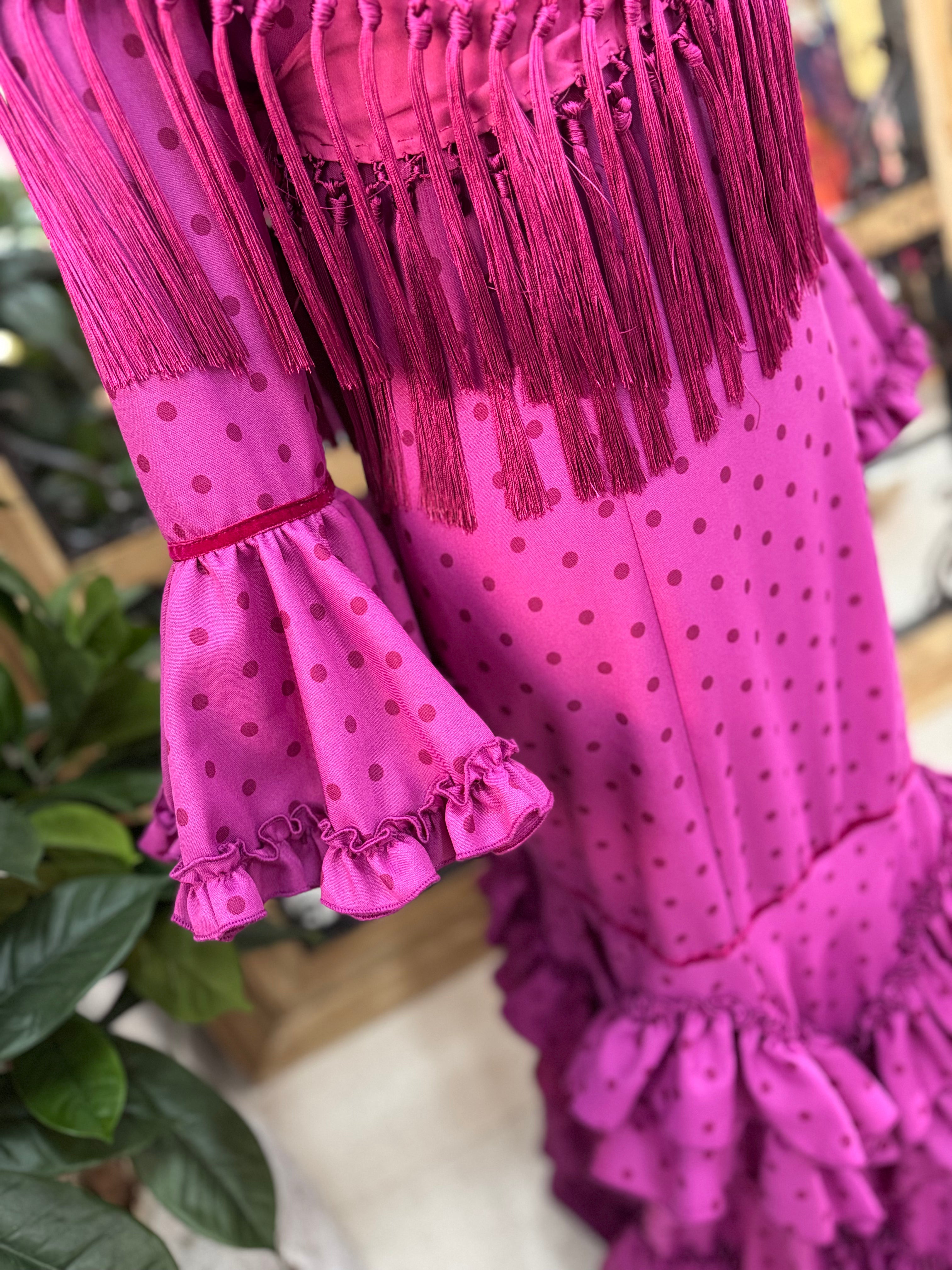 Traje de Flamenca Mod.Madrid Buganvilla con lunar al tono