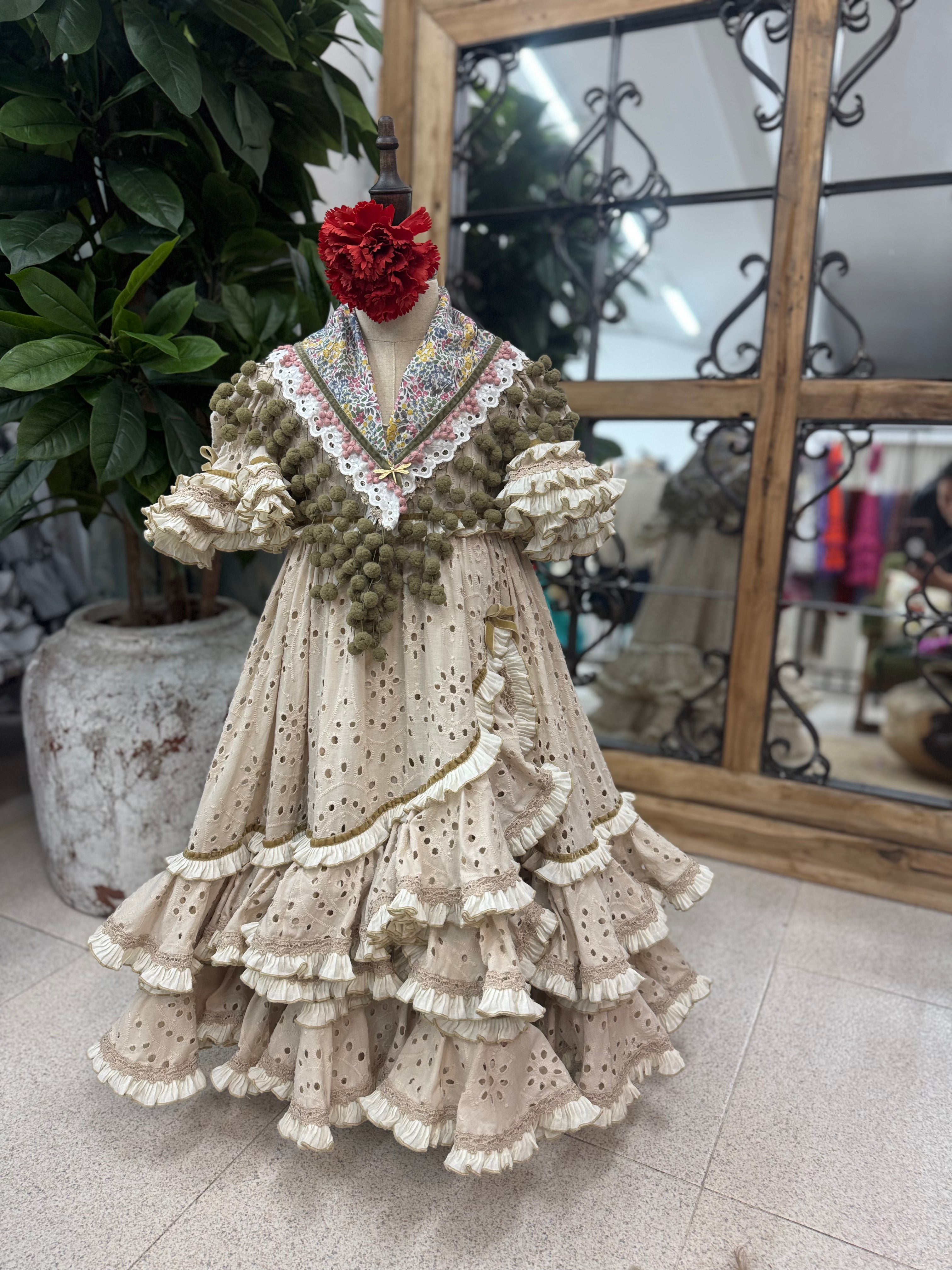 Traje de Flamenca Niña Mod.Rociera T.4
