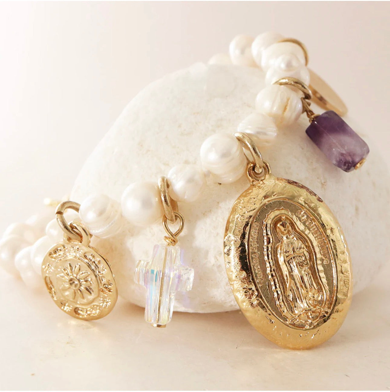 Collar corto Faith Milagrosa