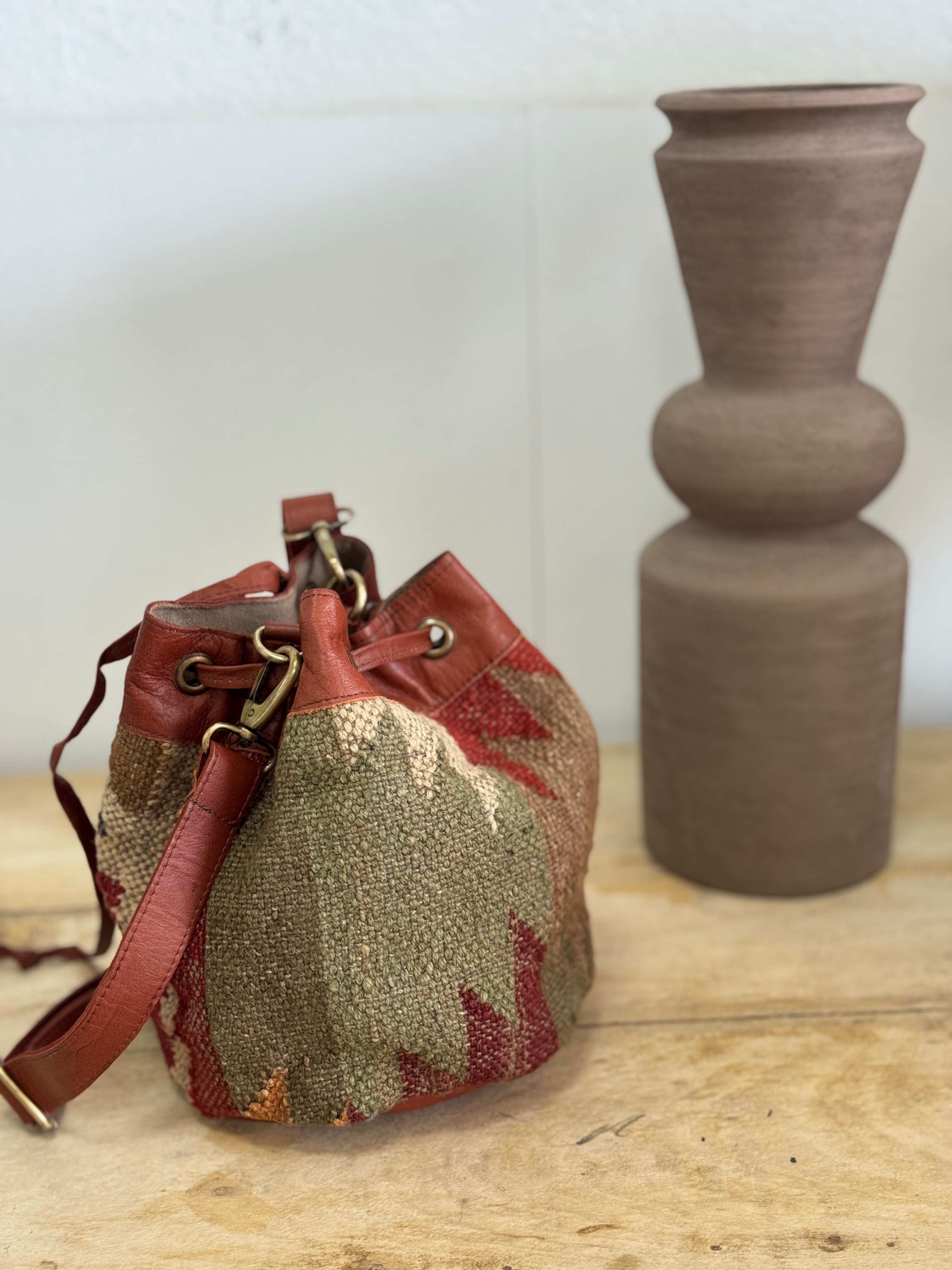 Bolso Piel Bombonera Yute 1