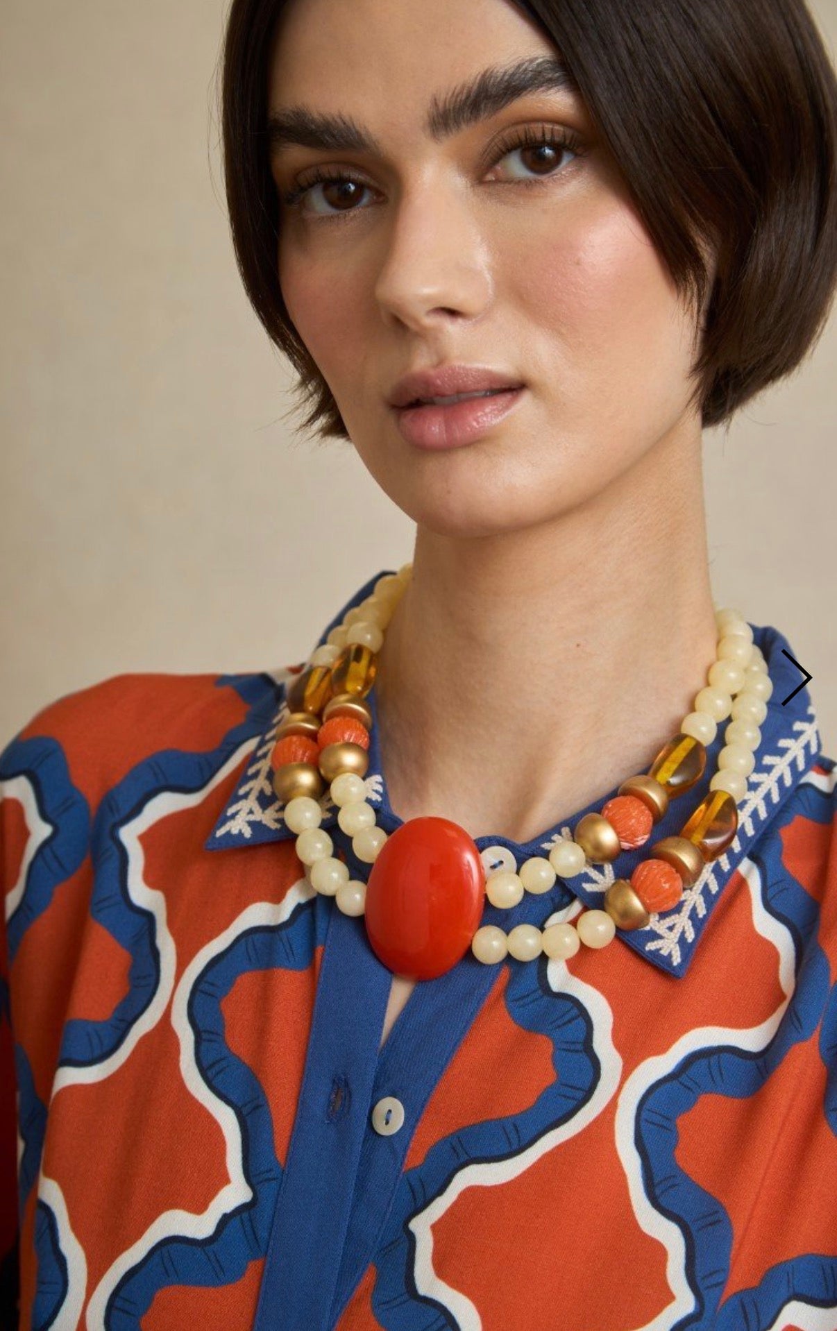 Collar Corto Medallón Latido