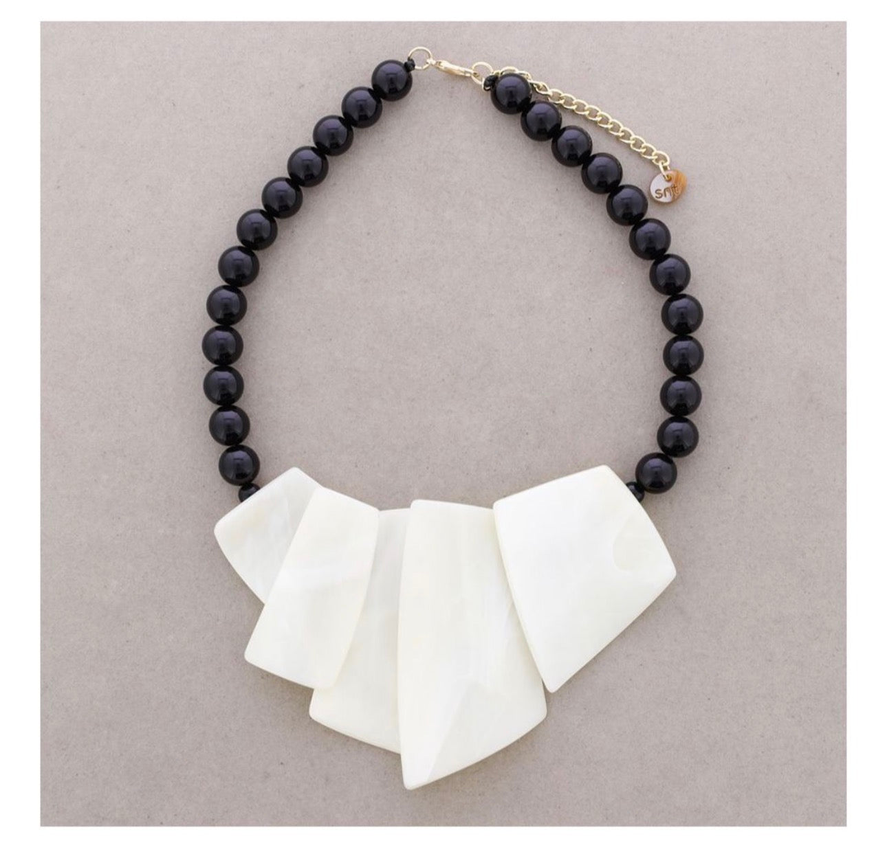 Collar Geométrico Resina