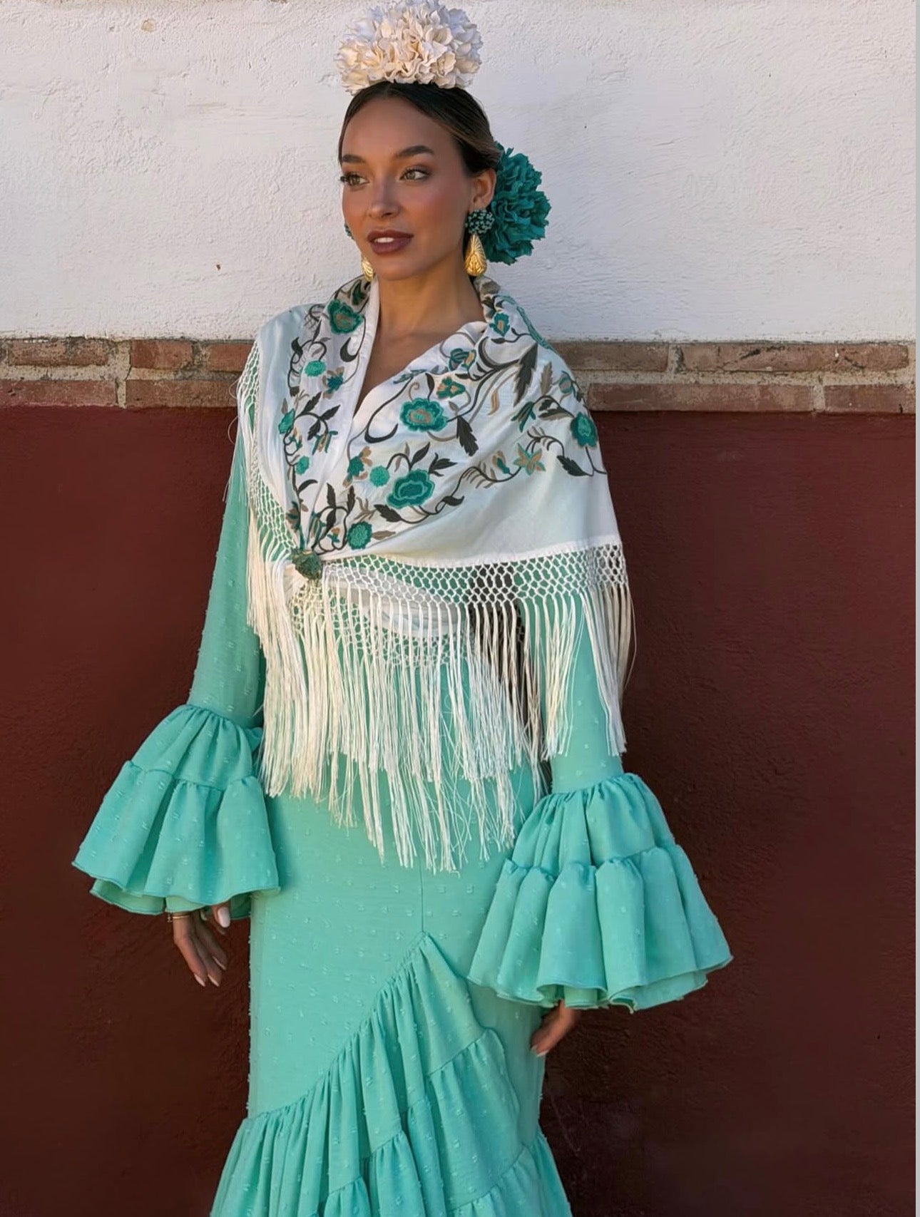 Mantoncillo Artesanal Bordado Blanco con Verde