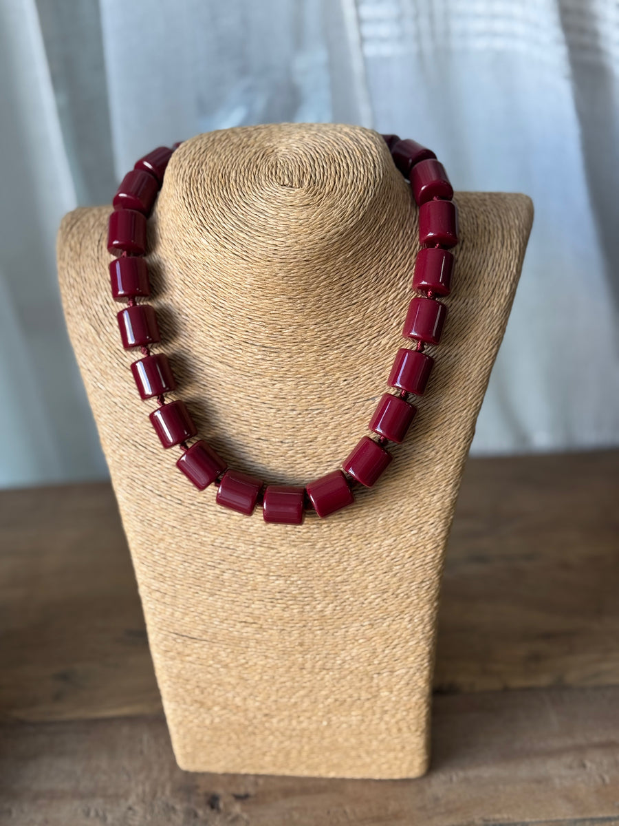 Collar Bolas Cilyn Burdeos