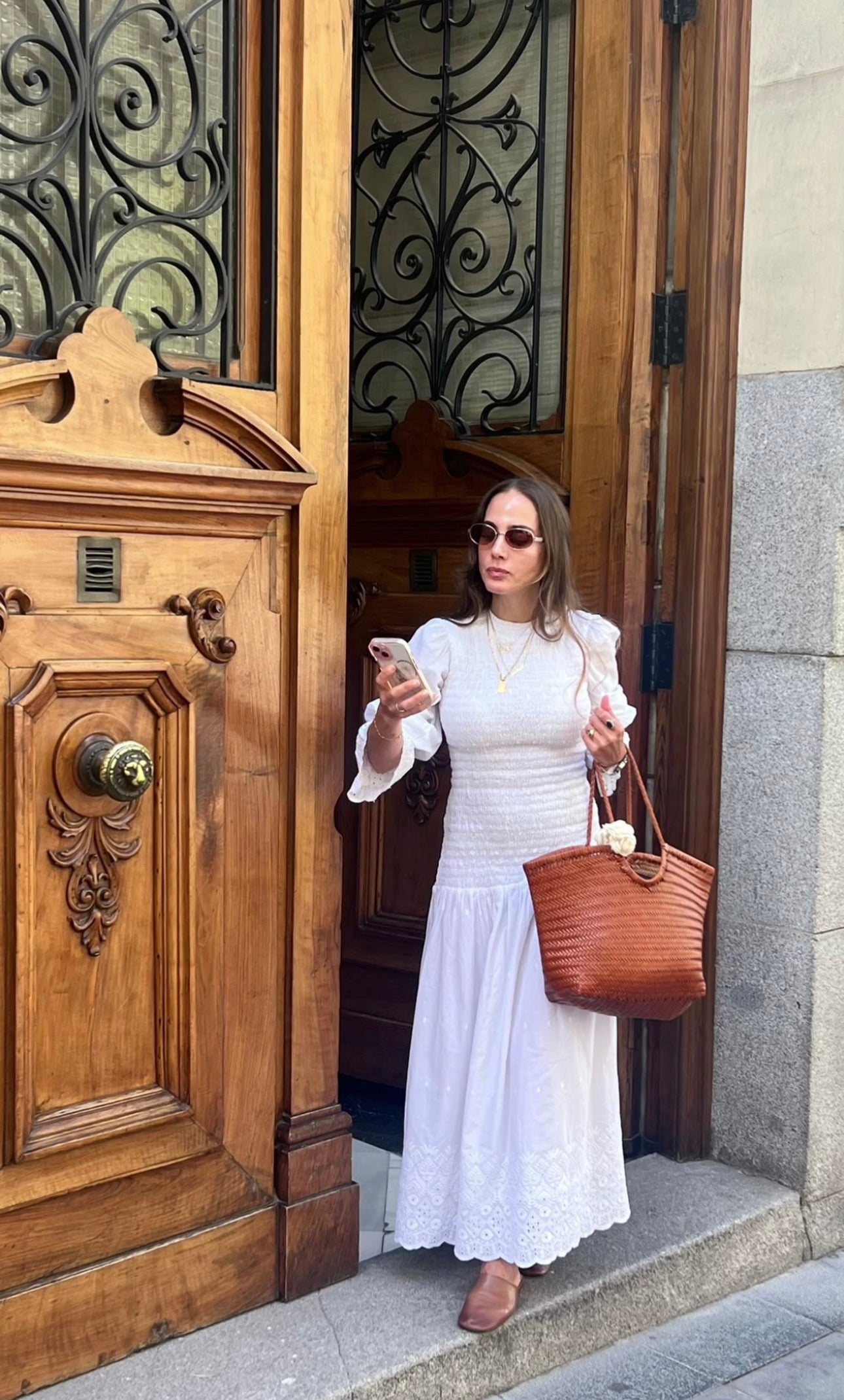 Vestido Clásico Perforado Blanco PuraNegra