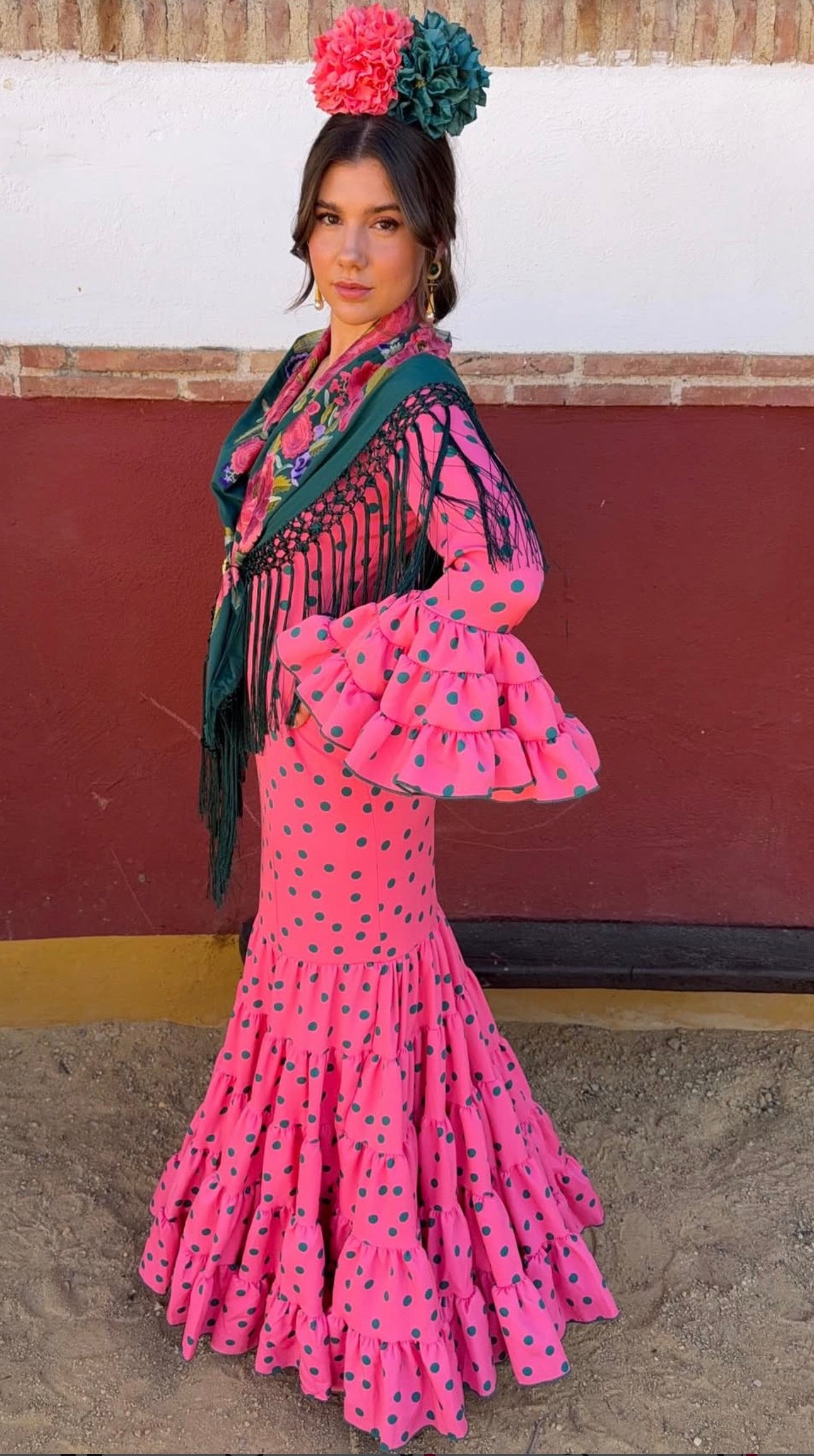 Traje de Flamenca Cordobesa Rosa Coral con Verde T.36