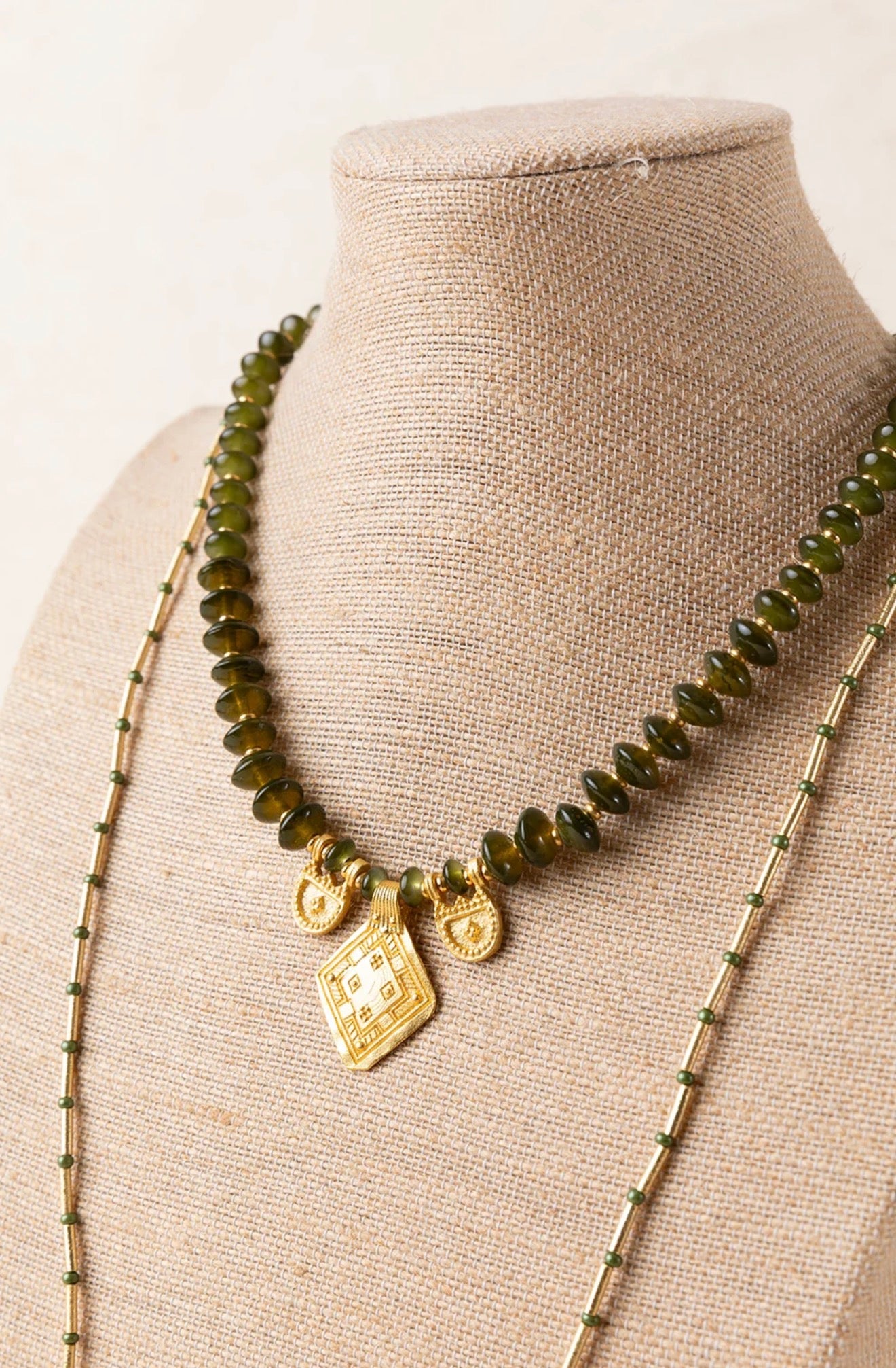 Collar Doble Latido